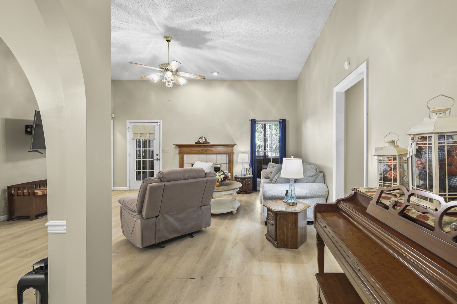 455 Bluff View Dr Property Photo 6