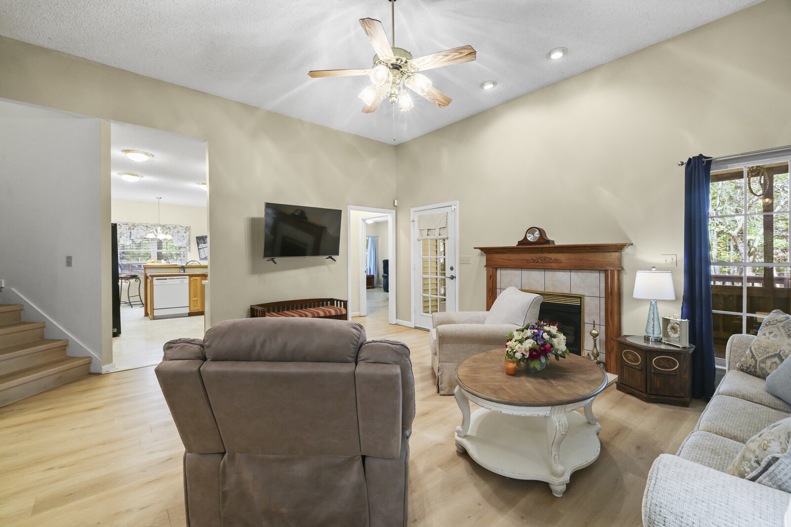 455 Bluff View Dr Property Photo 12