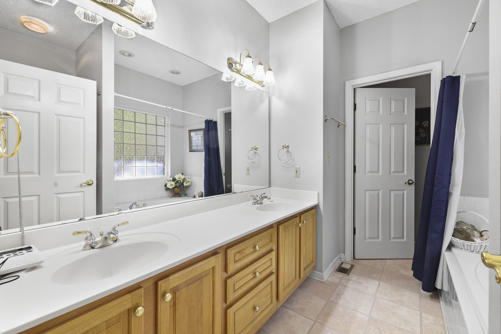 455 Bluff View Dr Property Photo 21