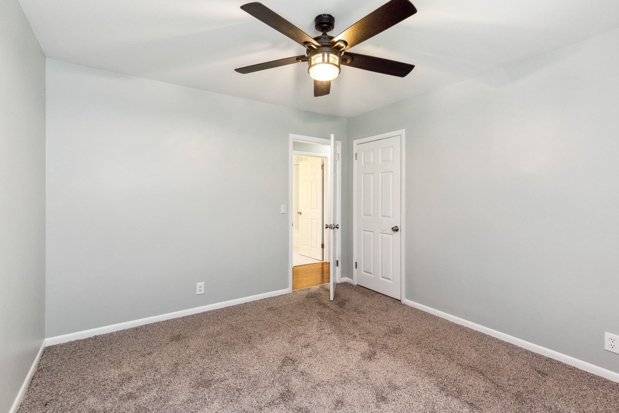 111 Country Club Dr Property Photo 17