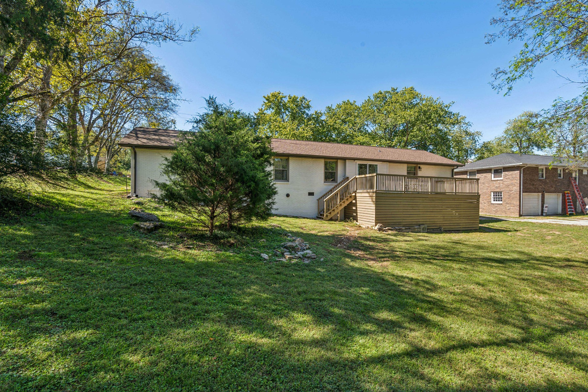 111 Country Club Dr Property Photo 26