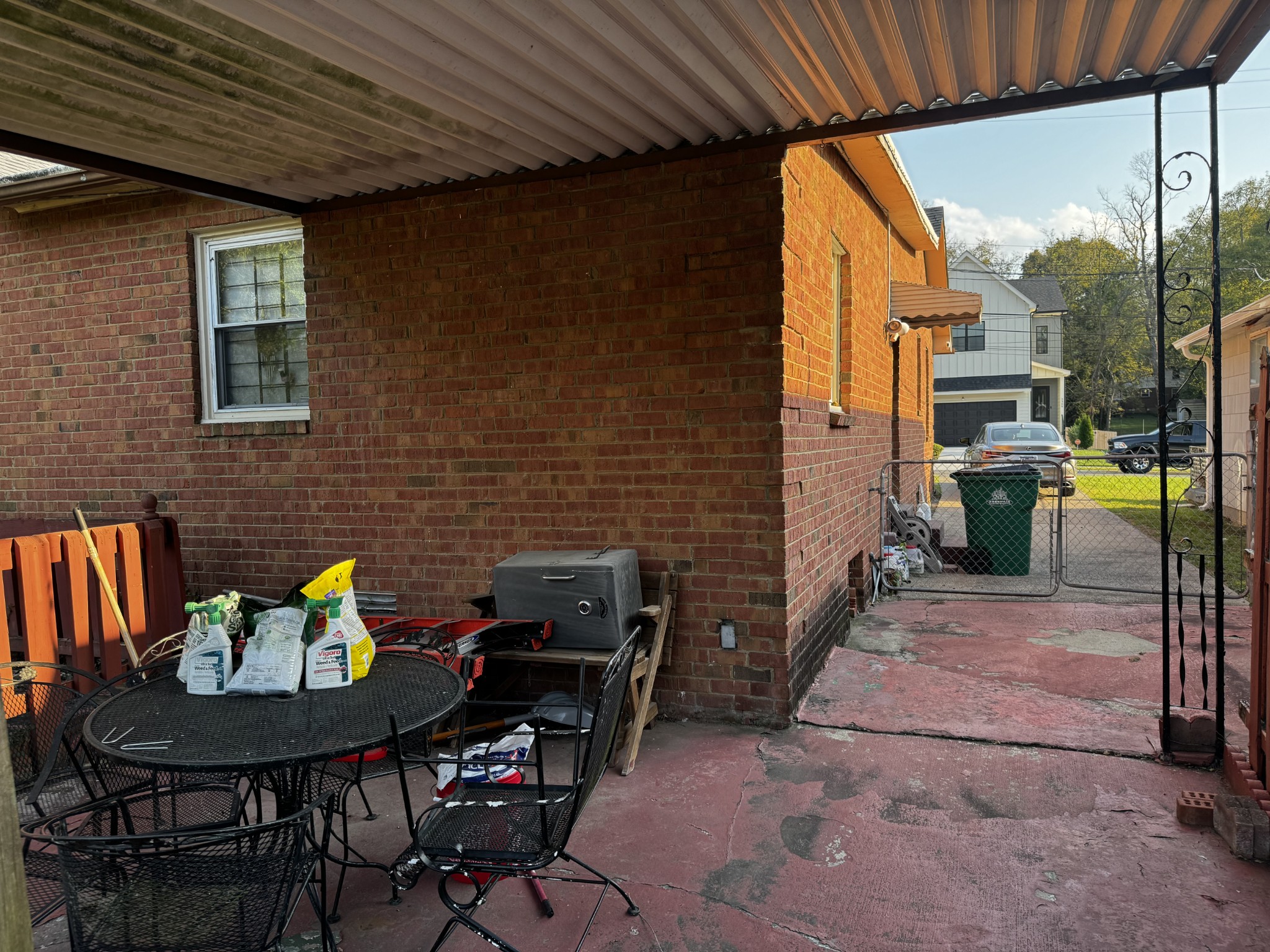 2306 Alameda St Property Photo 5