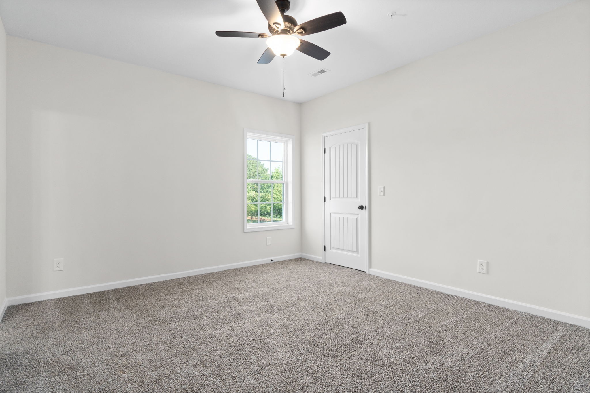 229 E Johnson Circle Property Photo 7