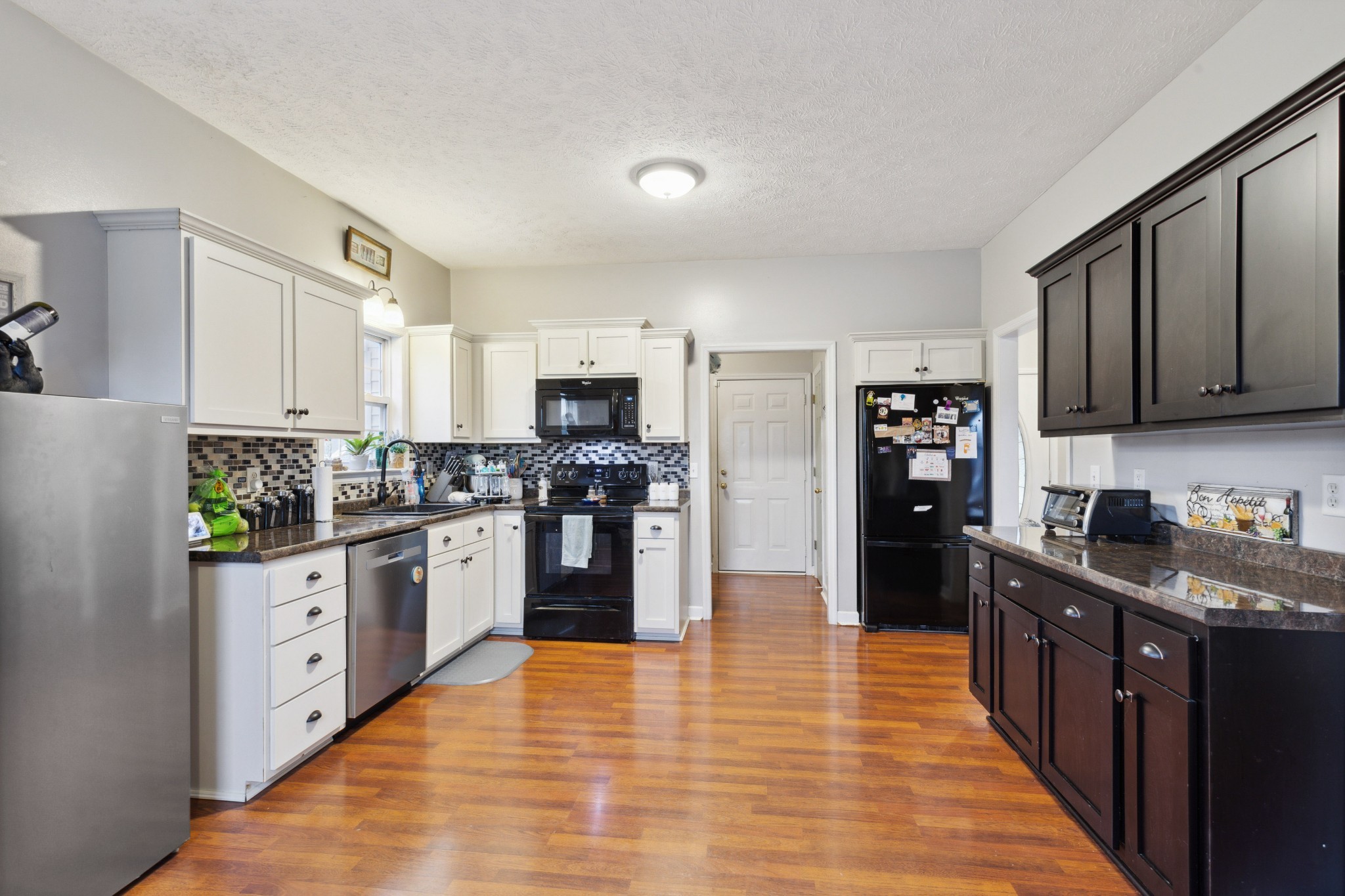 185 Riverwood Dr Property Photo 8