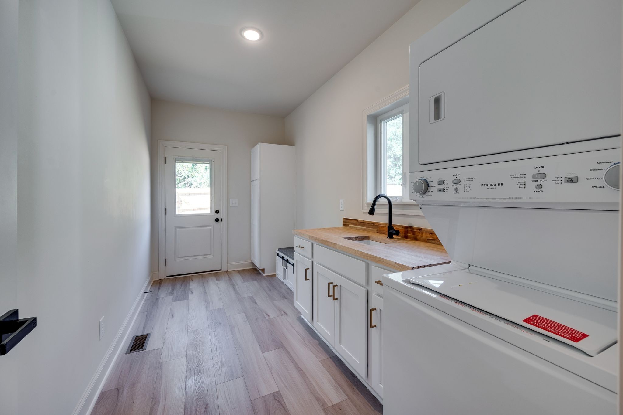 2401b Inga St Property Photo 18
