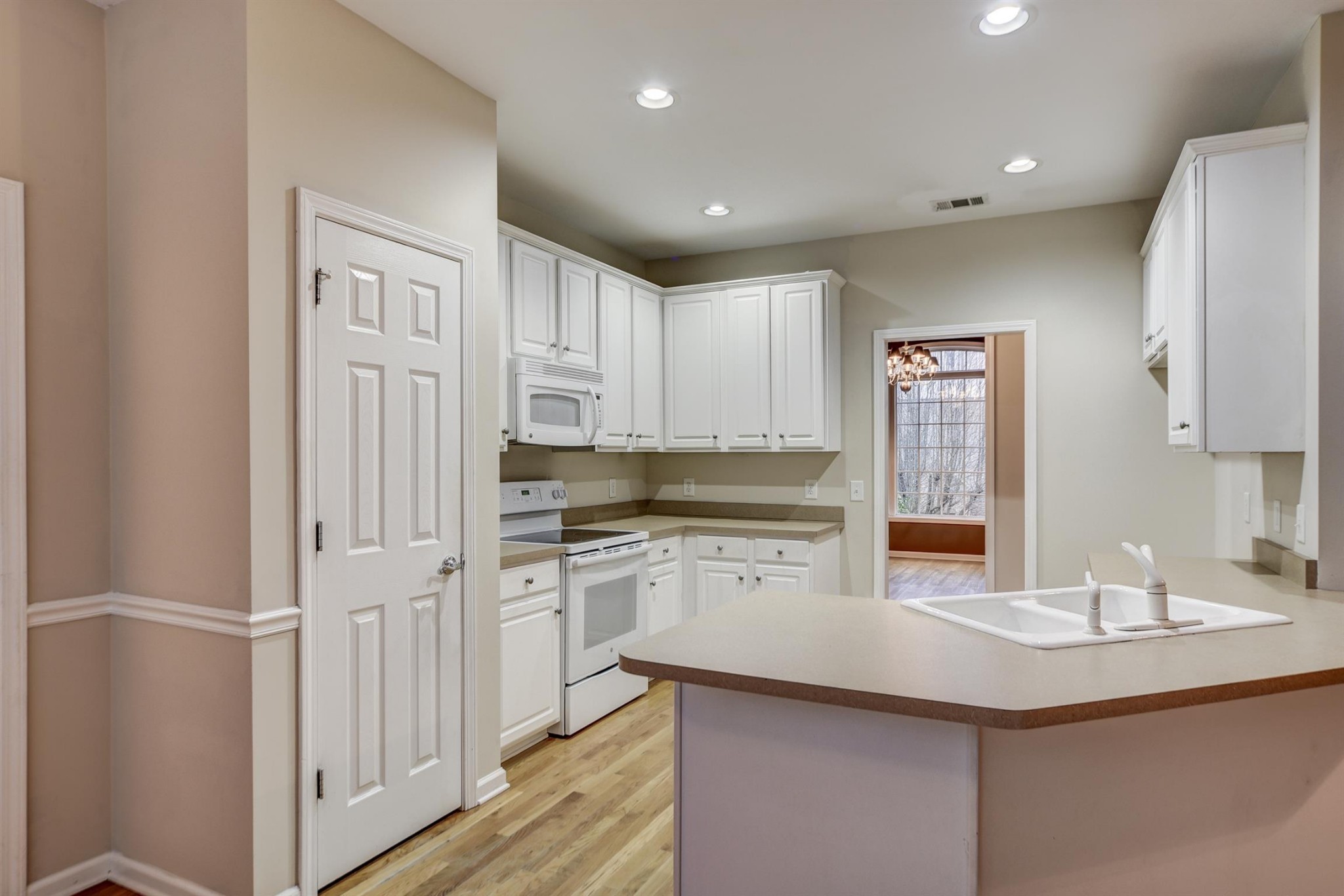 110 Breakwater N Property Photo 8