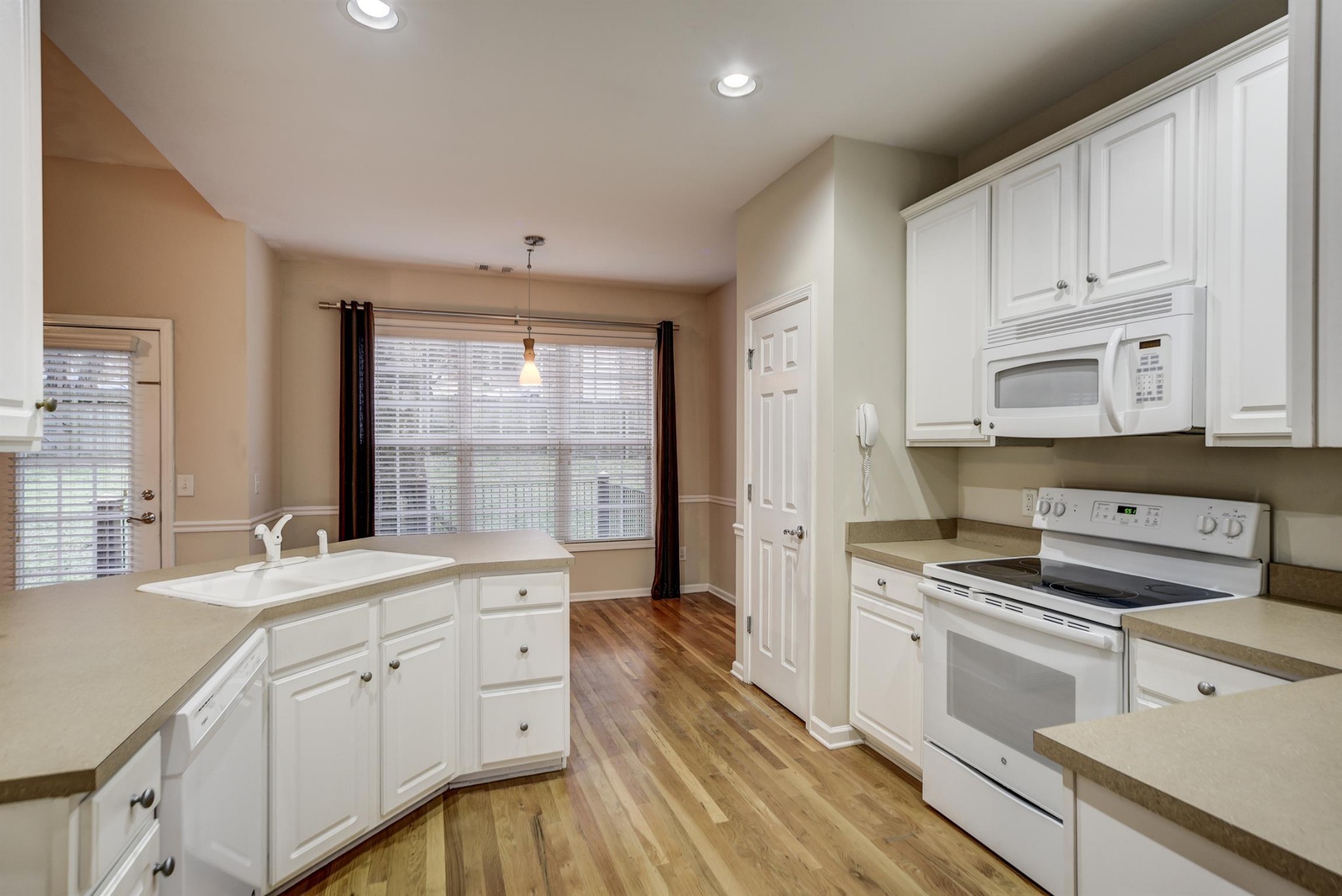 110 Breakwater N Property Photo 10