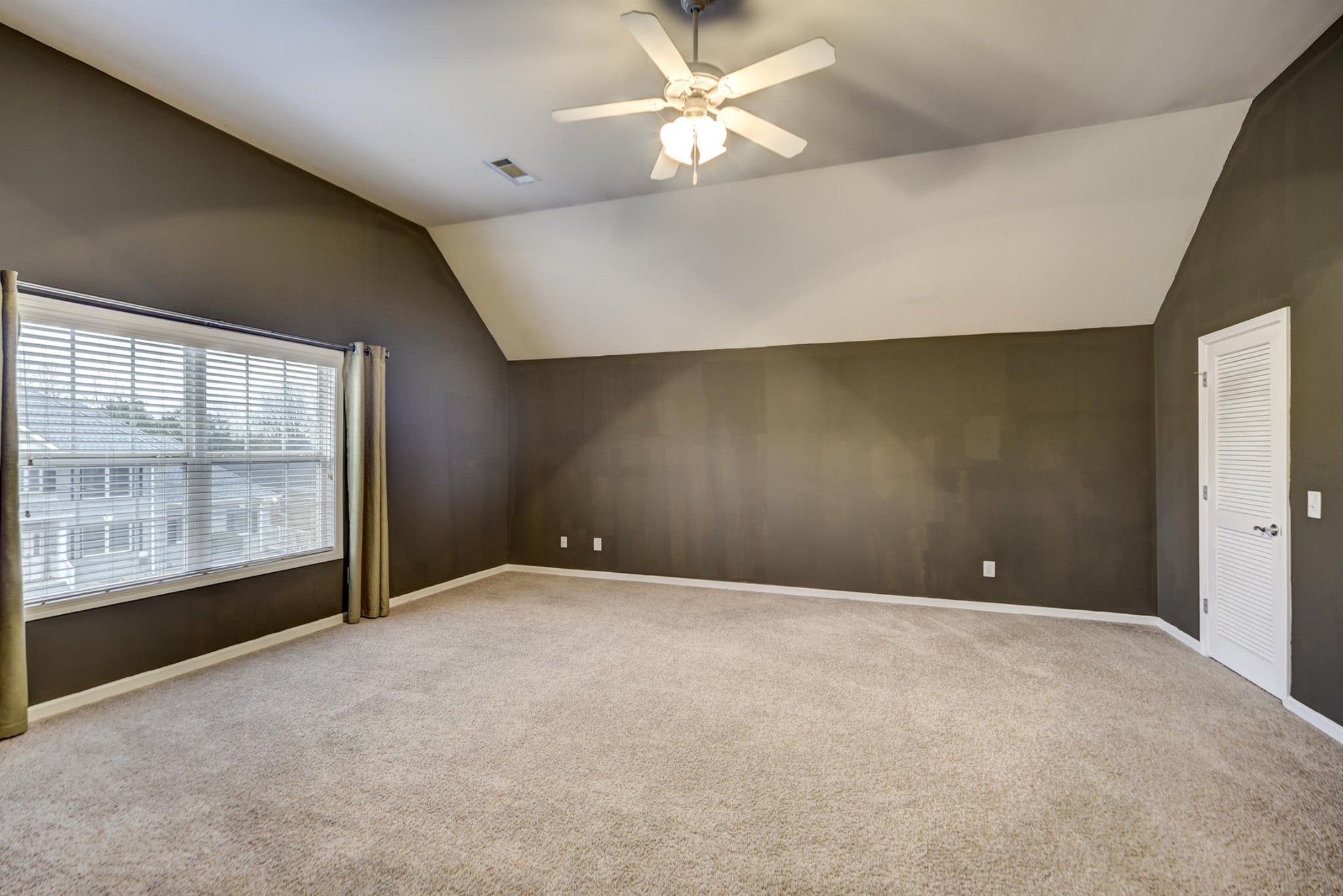 110 Breakwater N Property Photo 24