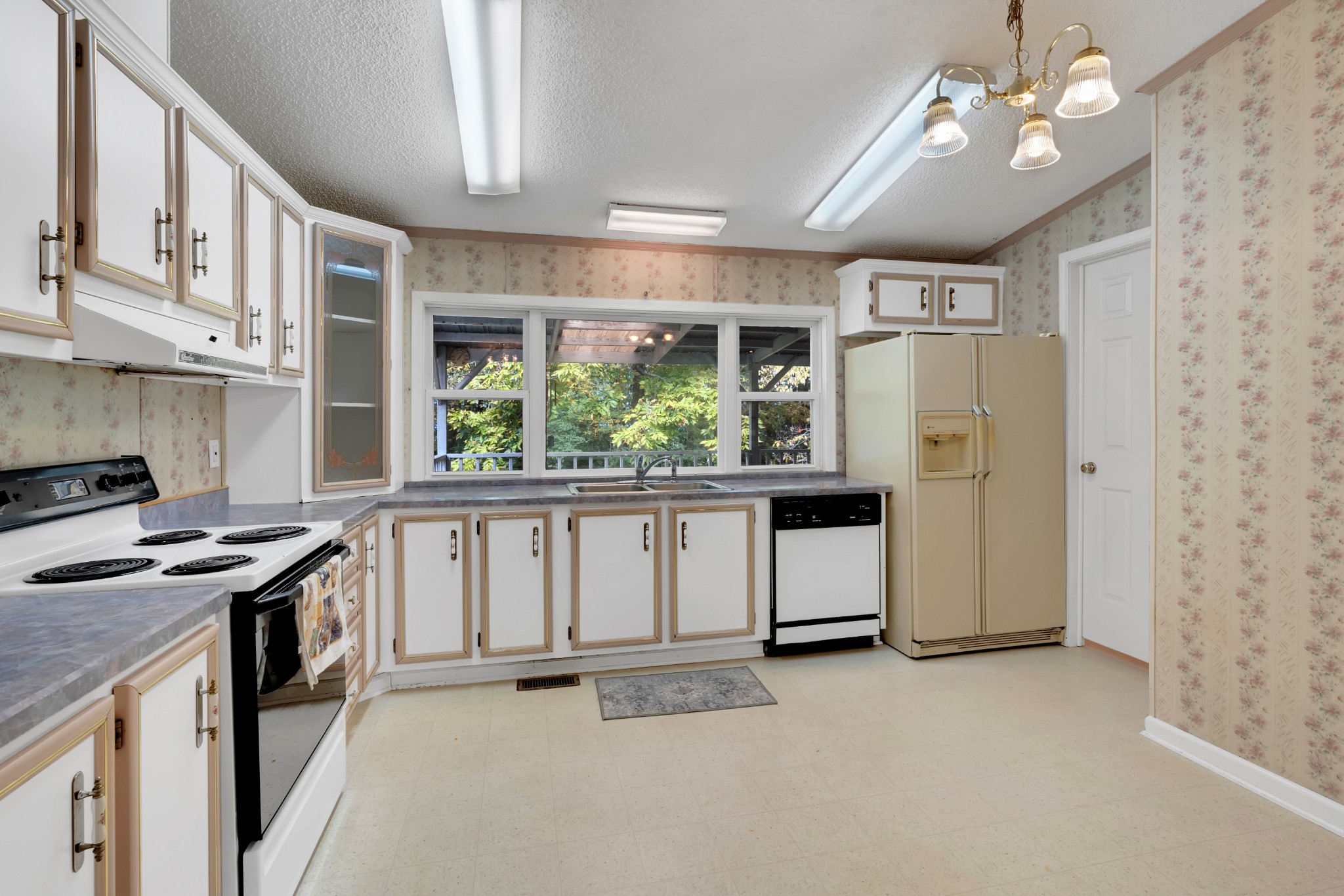 90 Duliba Drive Property Photo 11