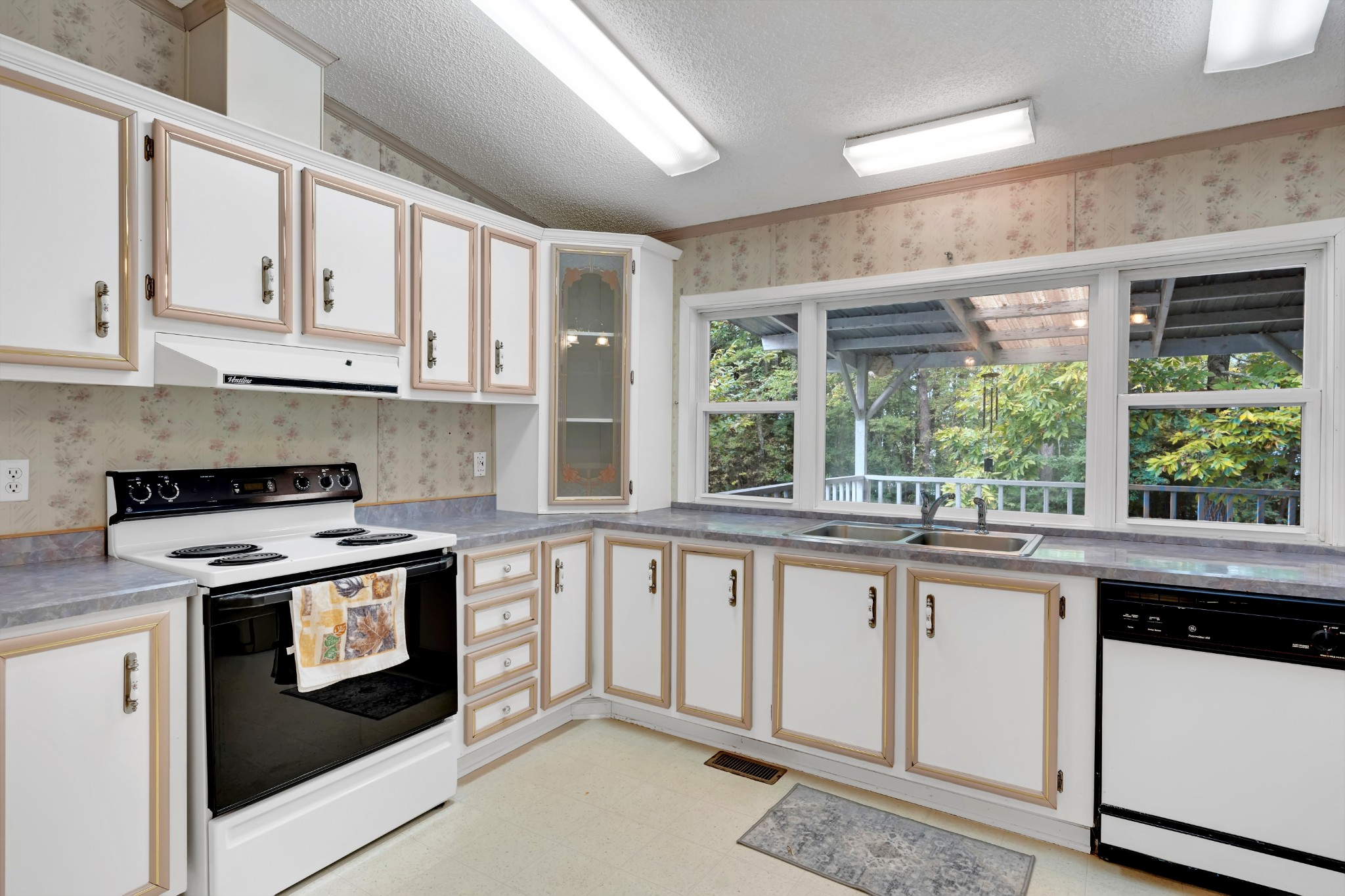 90 Duliba Drive Property Photo 14
