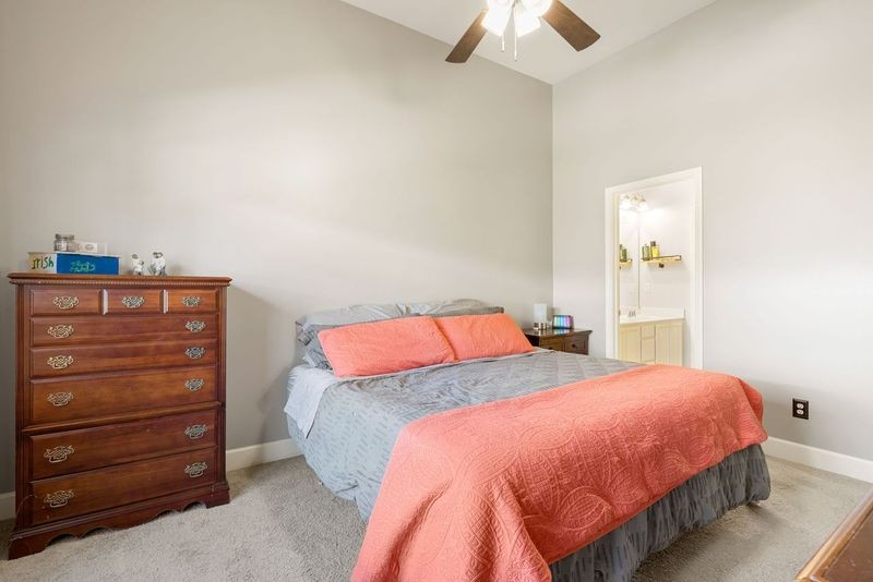 2026 Abbingdon Way Property Photo 7