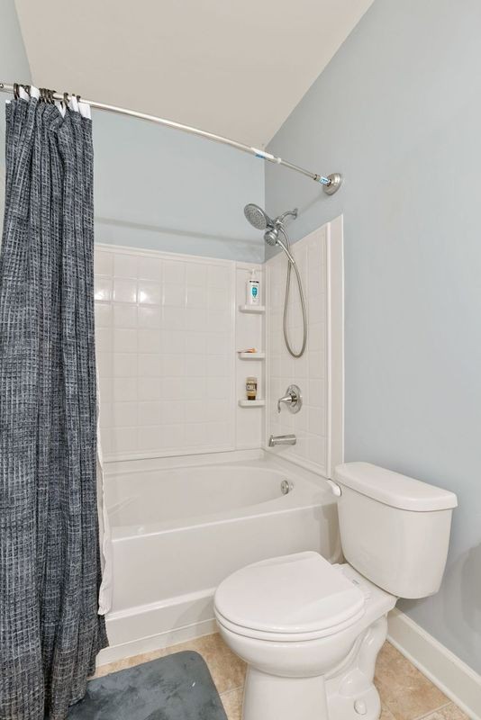 2026 Abbingdon Way Property Photo 9