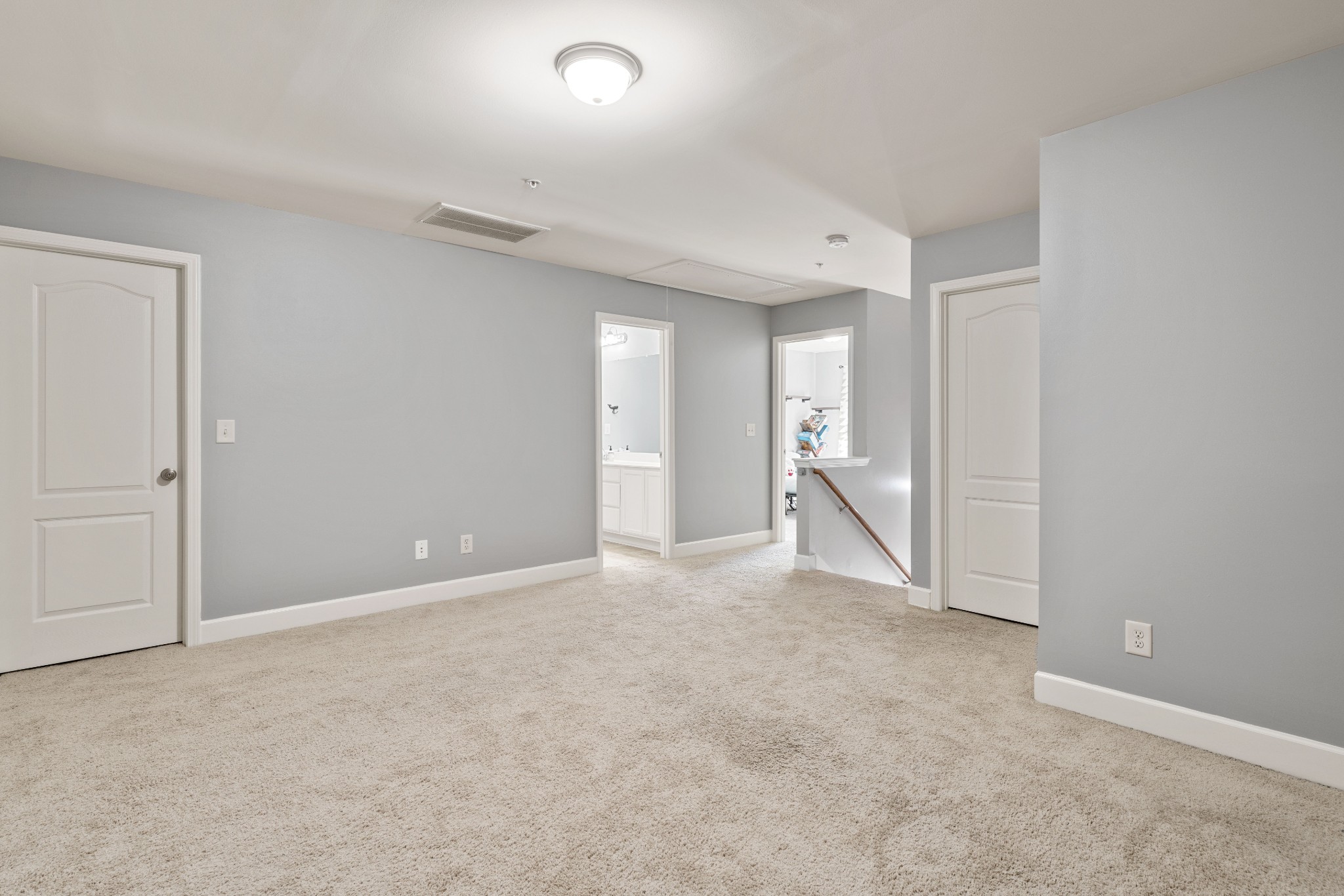 2026 Abbingdon Way Property Photo 10