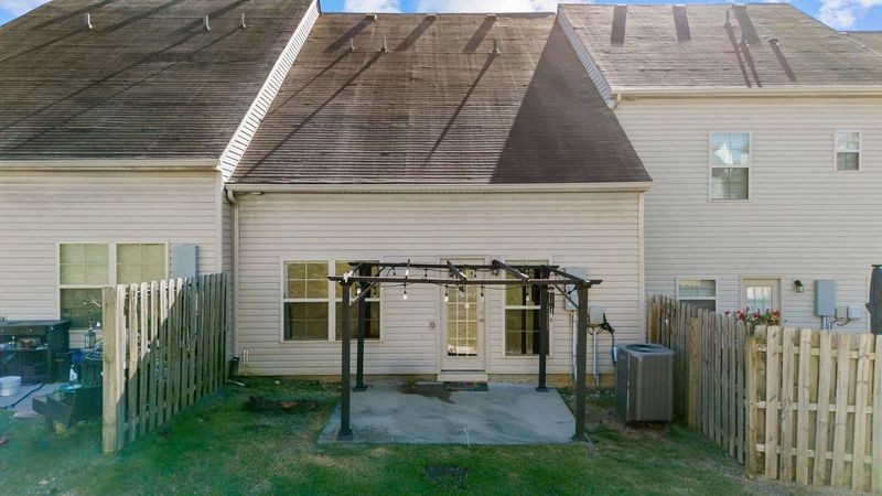 2026 Abbingdon Way Property Photo 13