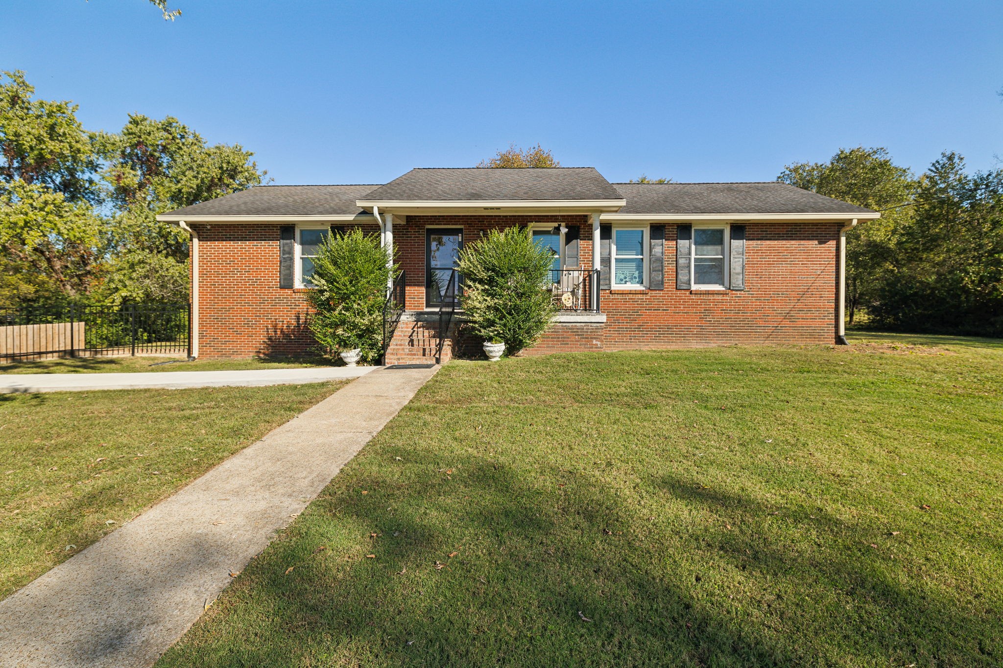 833 Leeville Rd Property Photo 1