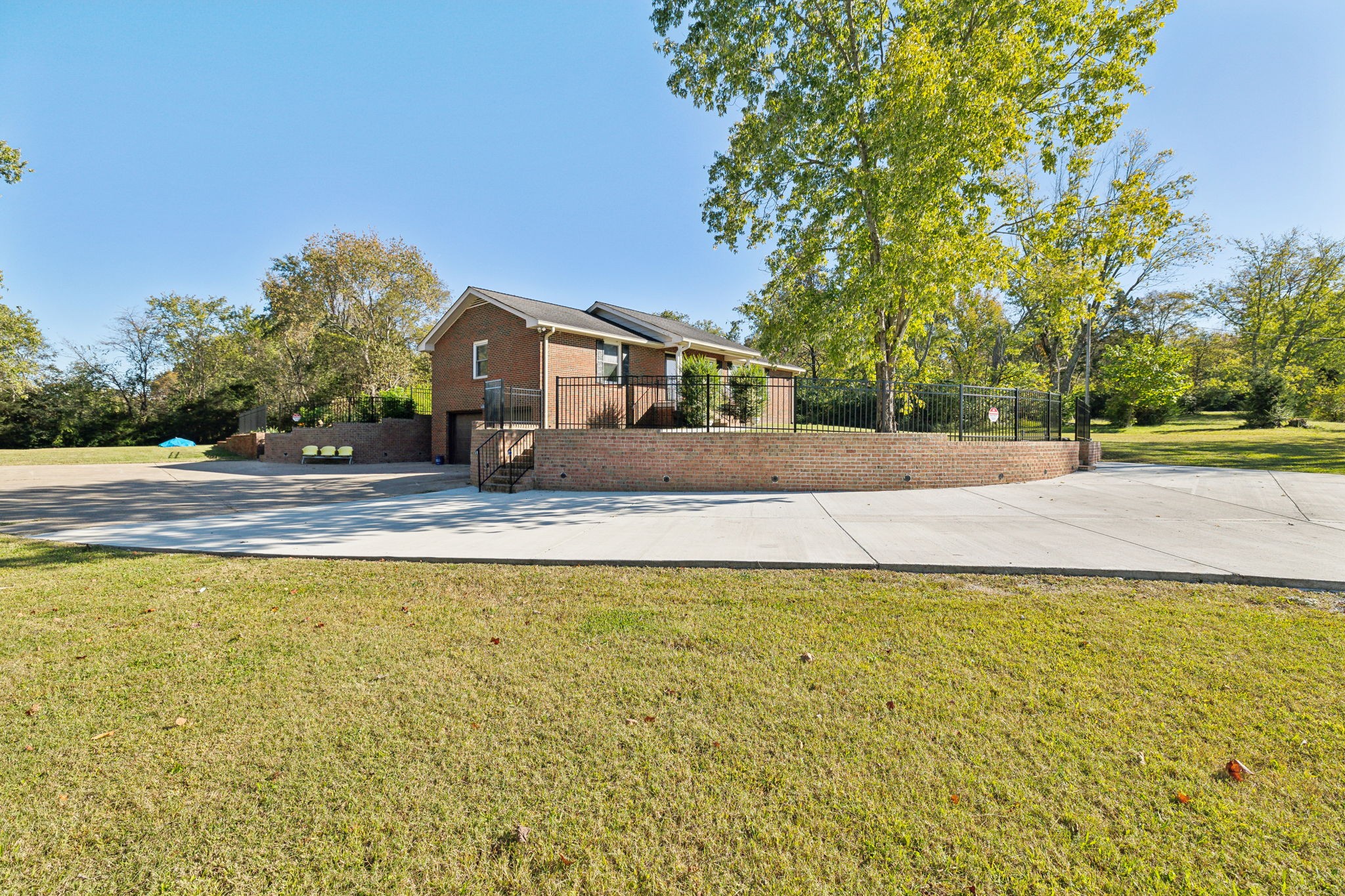 833 Leeville Rd Property Photo 7