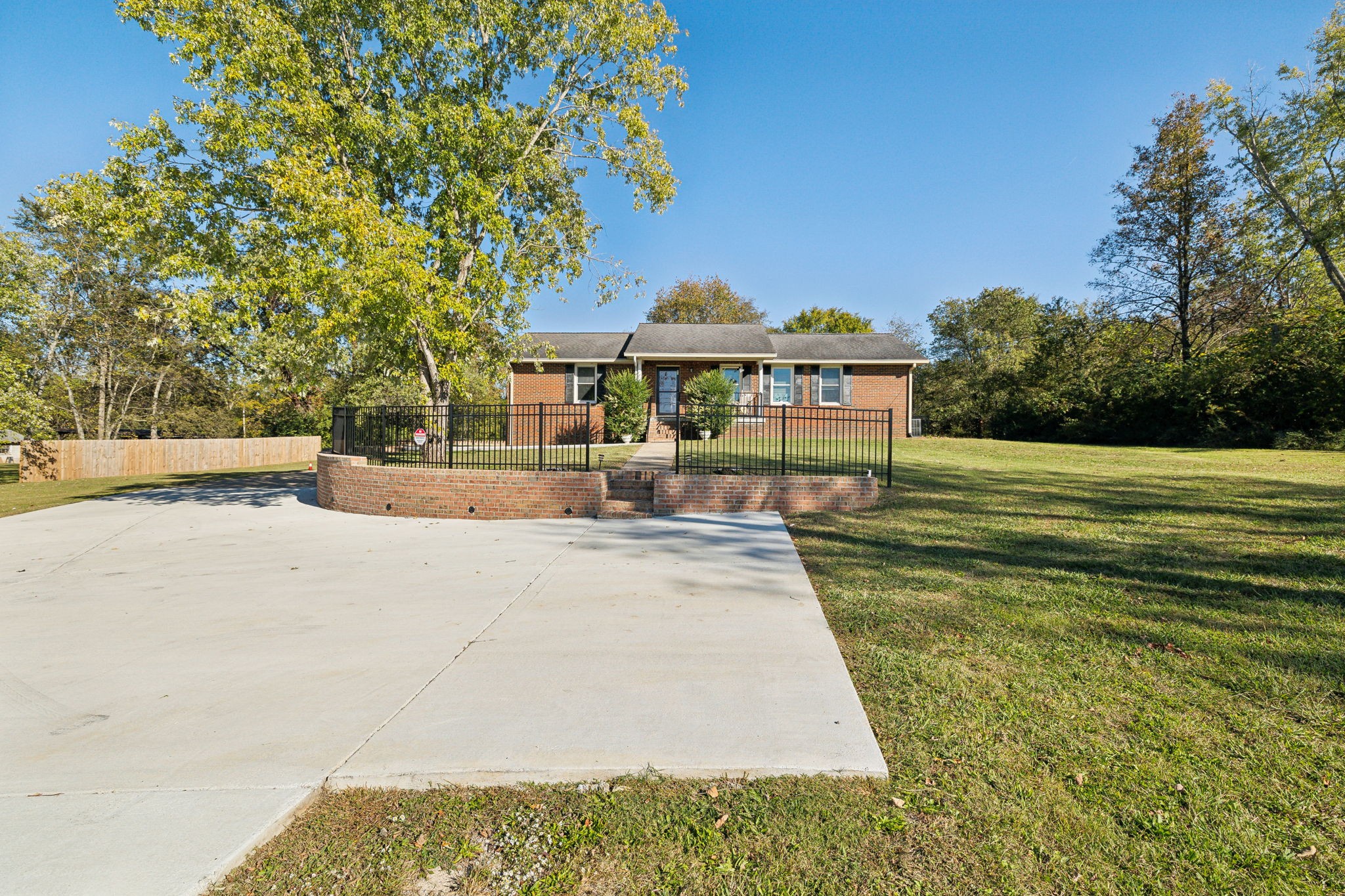 833 Leeville Rd Property Photo 8
