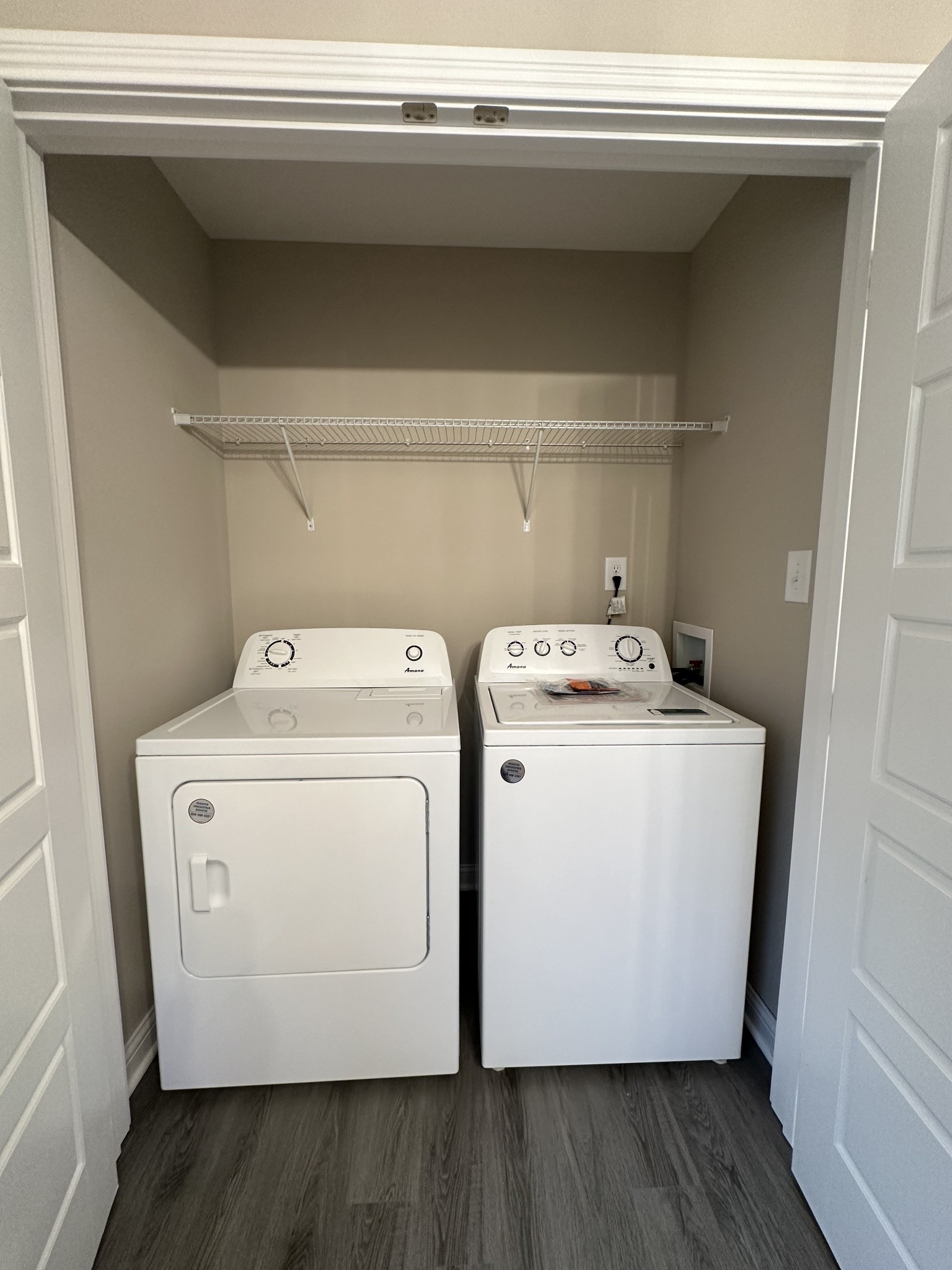 102 Karen Ct Property Photo 6