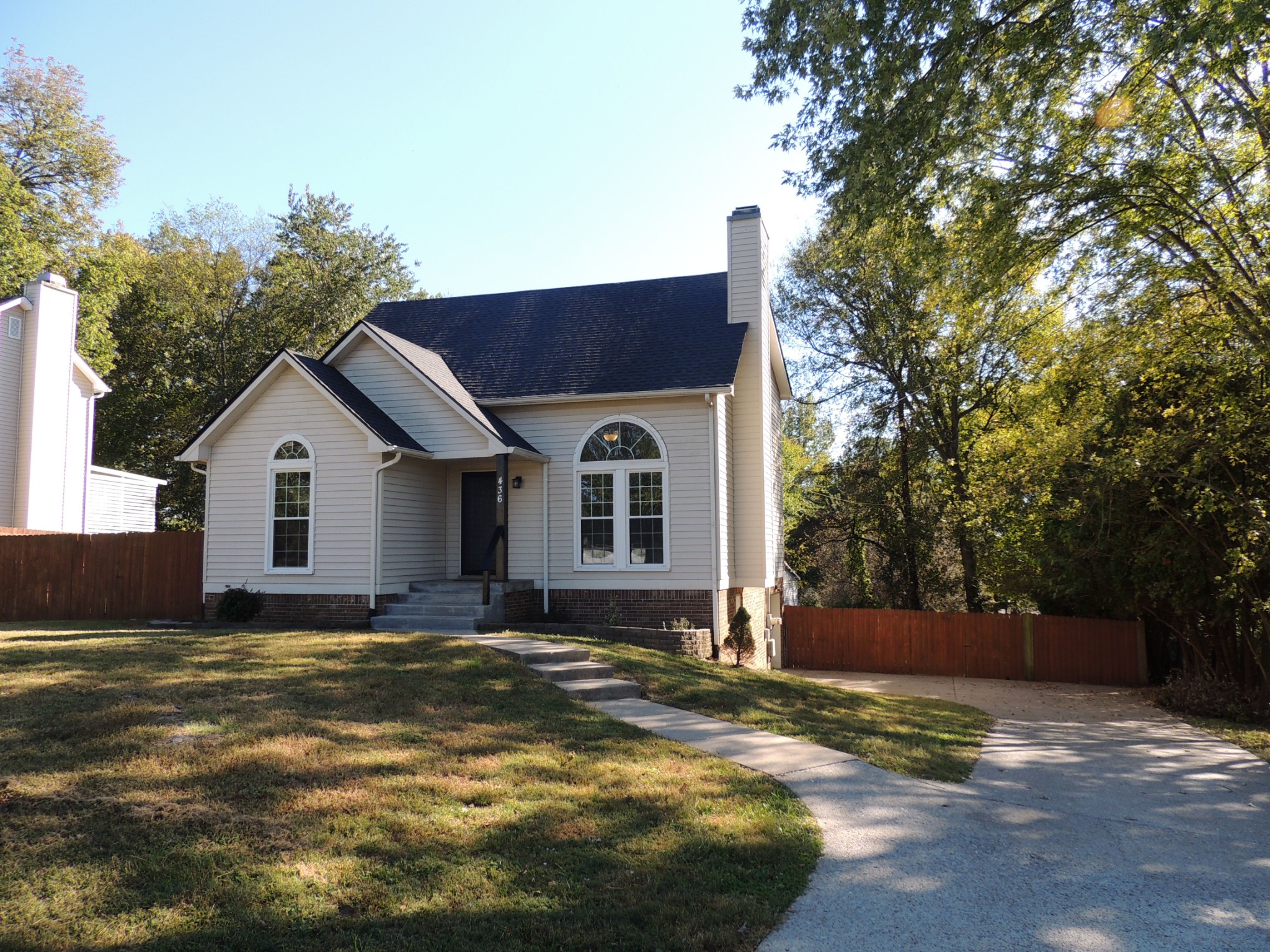 436 Bluff Dr Property Photo 2