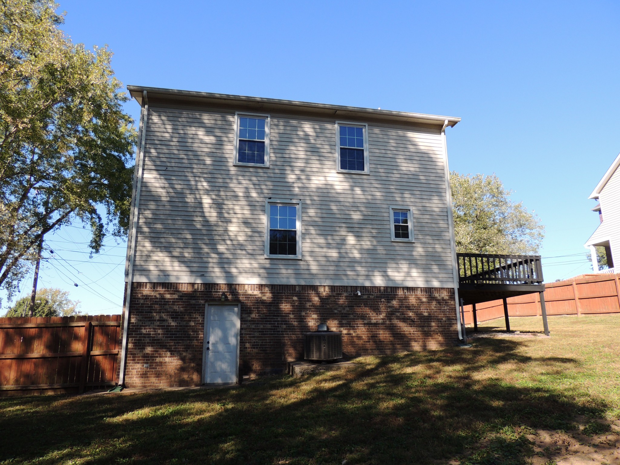 436 Bluff Dr Property Photo 4