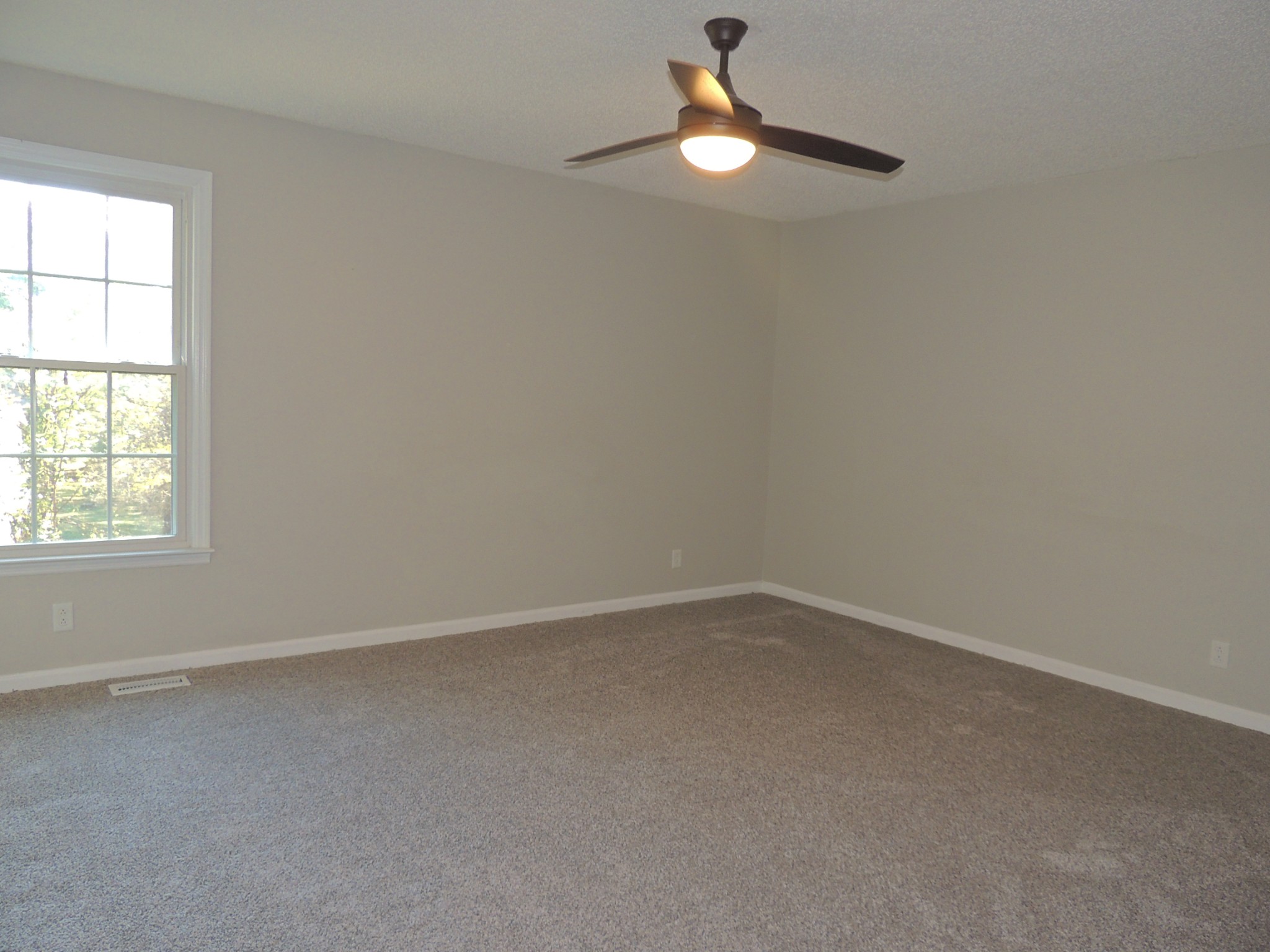 436 Bluff Dr Property Photo 13