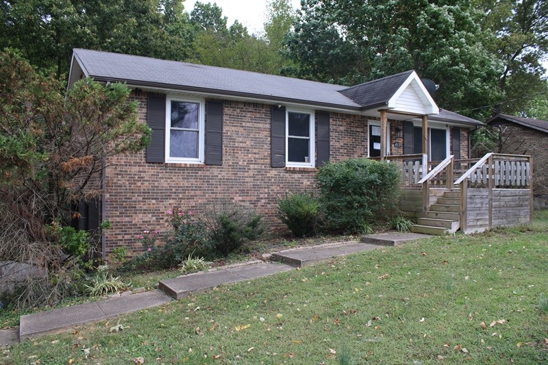 417 Cunningham Ln Property Photo 2