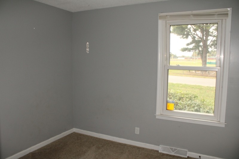 417 Cunningham Ln Property Photo 9