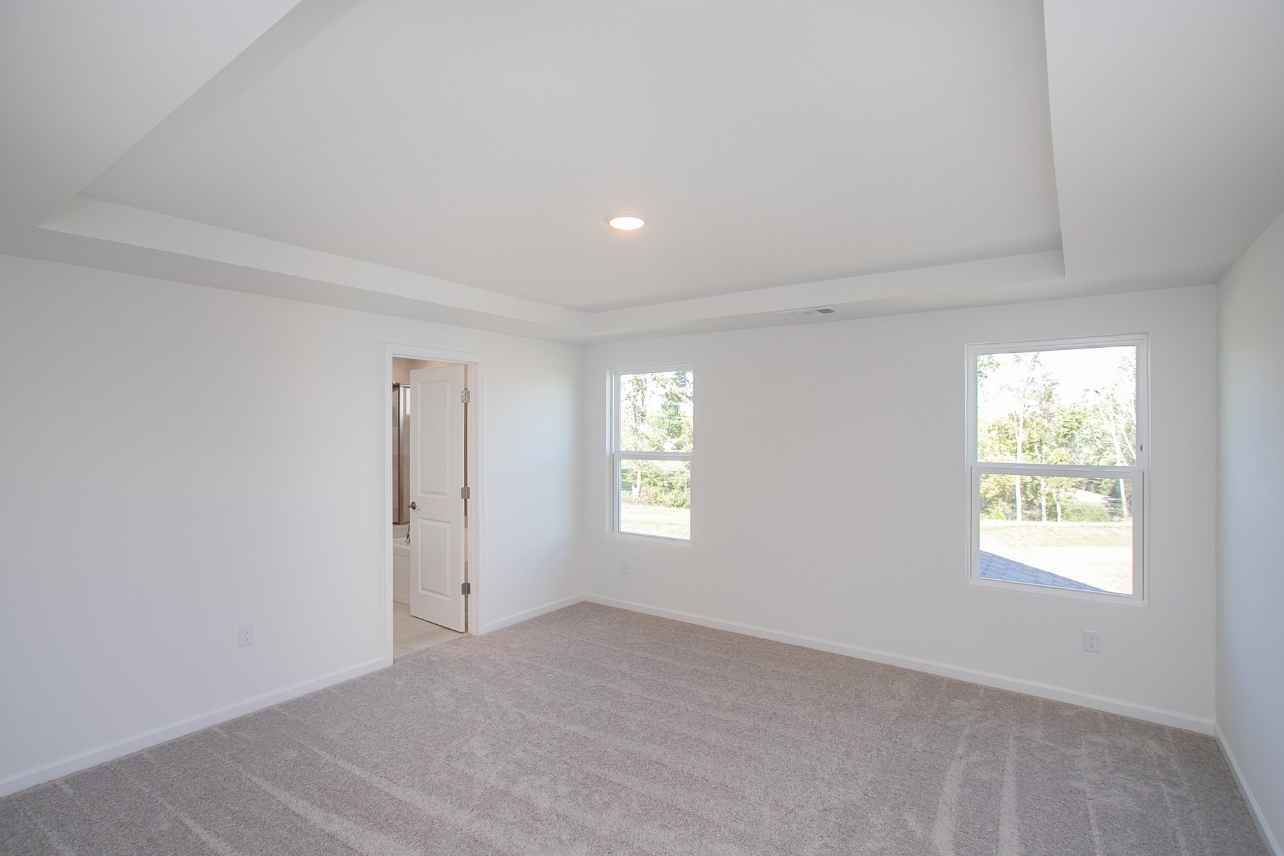469 Brook Ave Property Photo 8