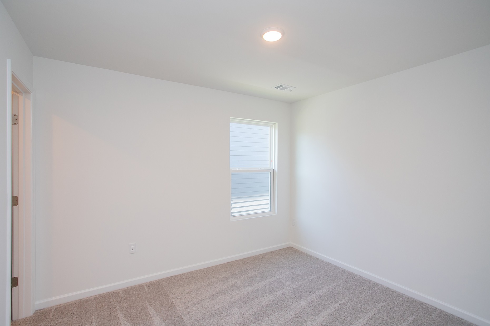 469 Brook Ave Property Photo 13