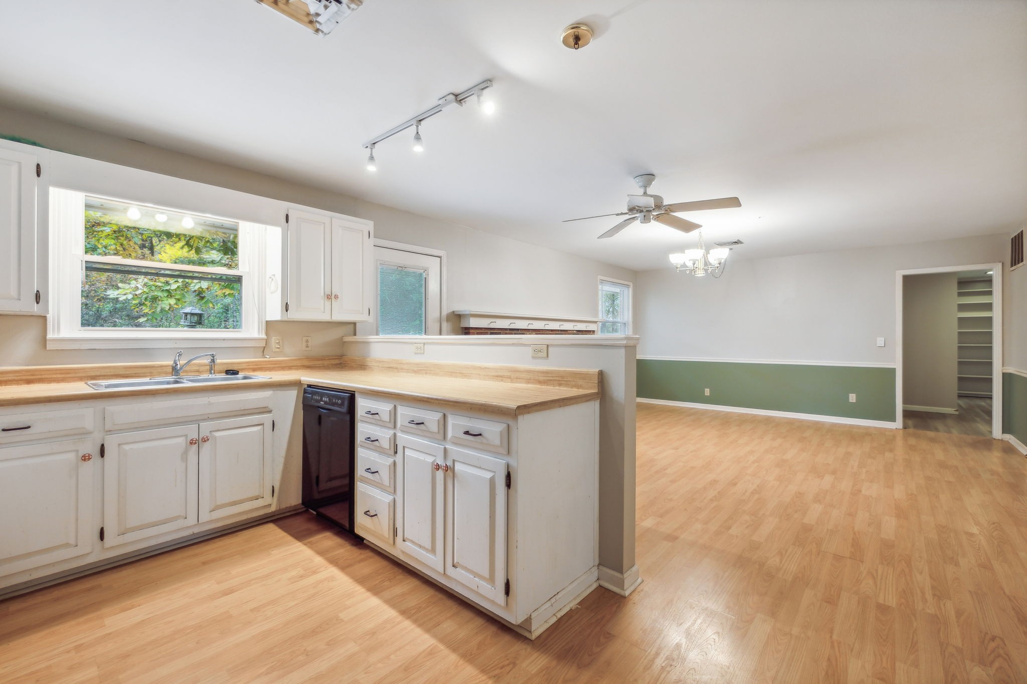 200 Tranquility Ln Property Photo 8