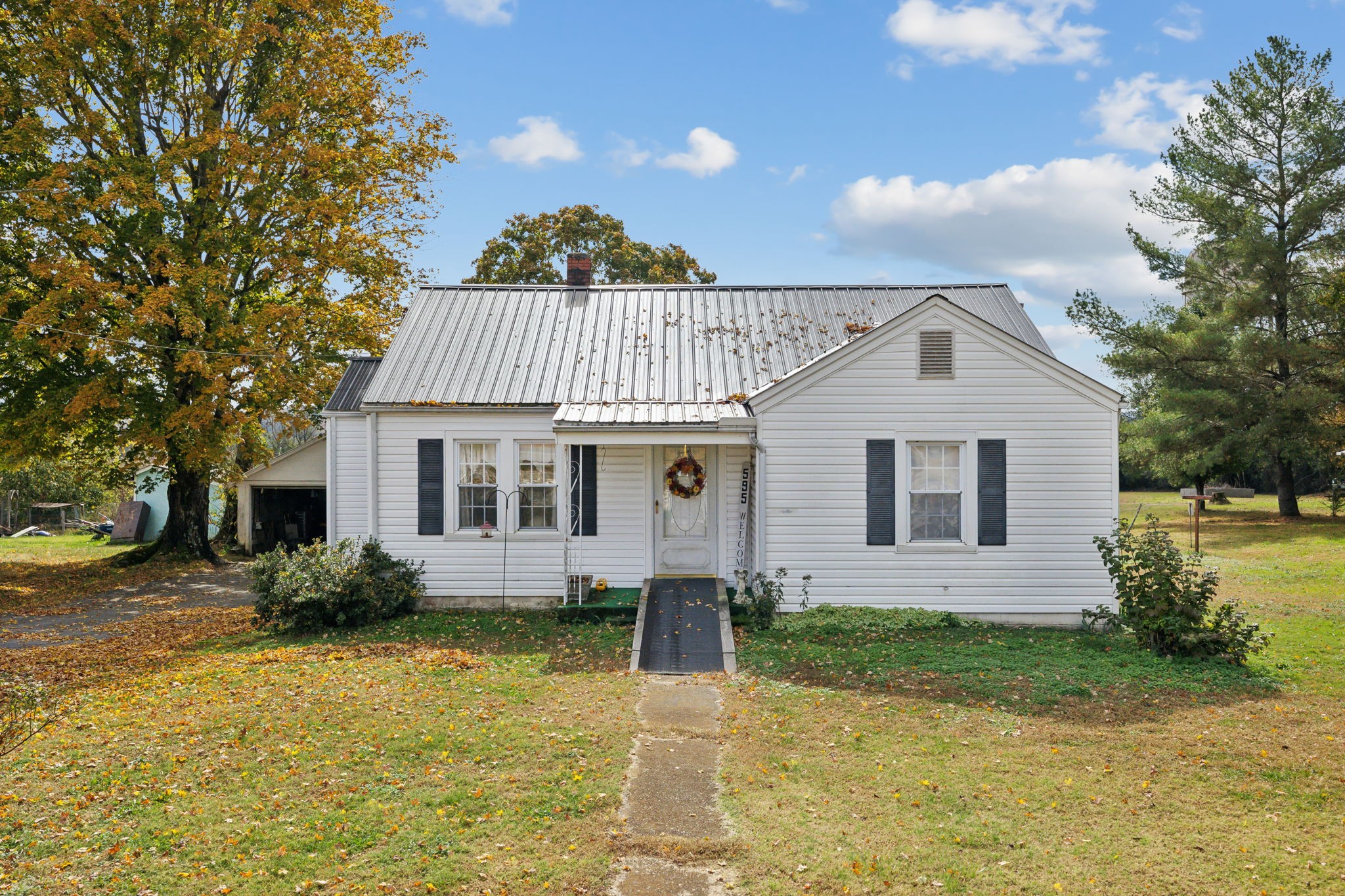 595 Highway 50 Property Photo 2