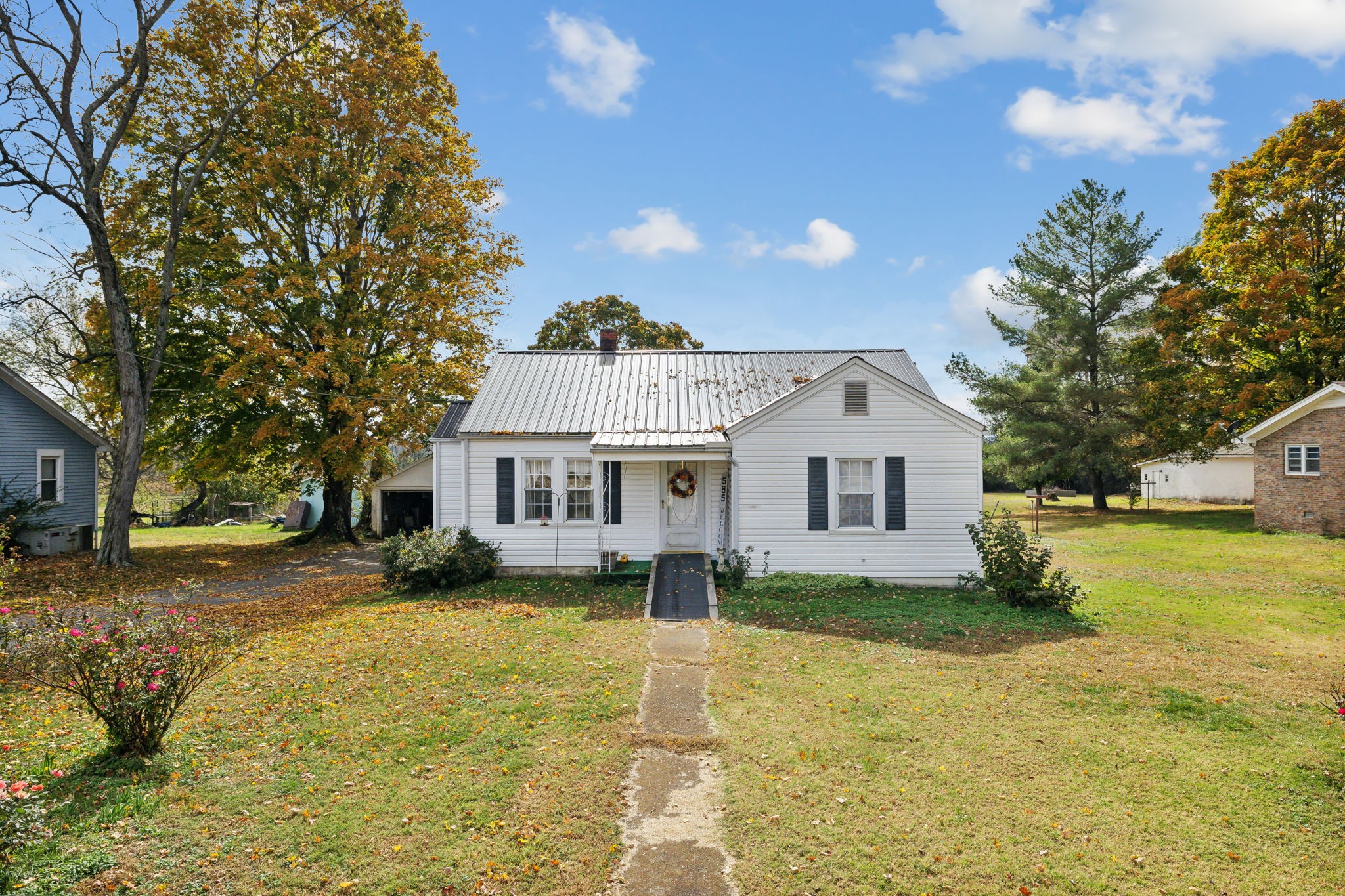 595 Highway 50 Property Photo 4