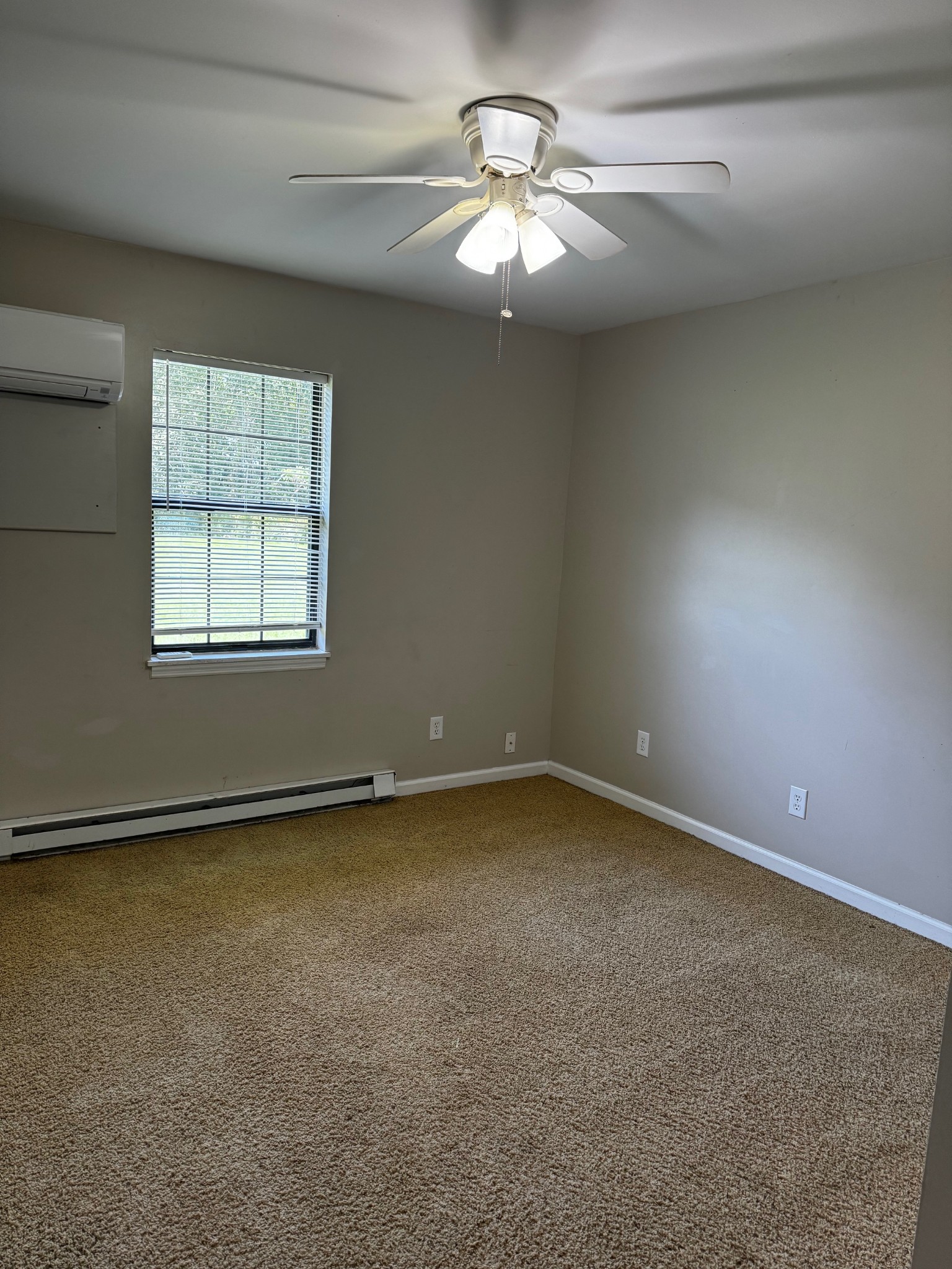 184 Gwyndaland Dr Property Photo 4