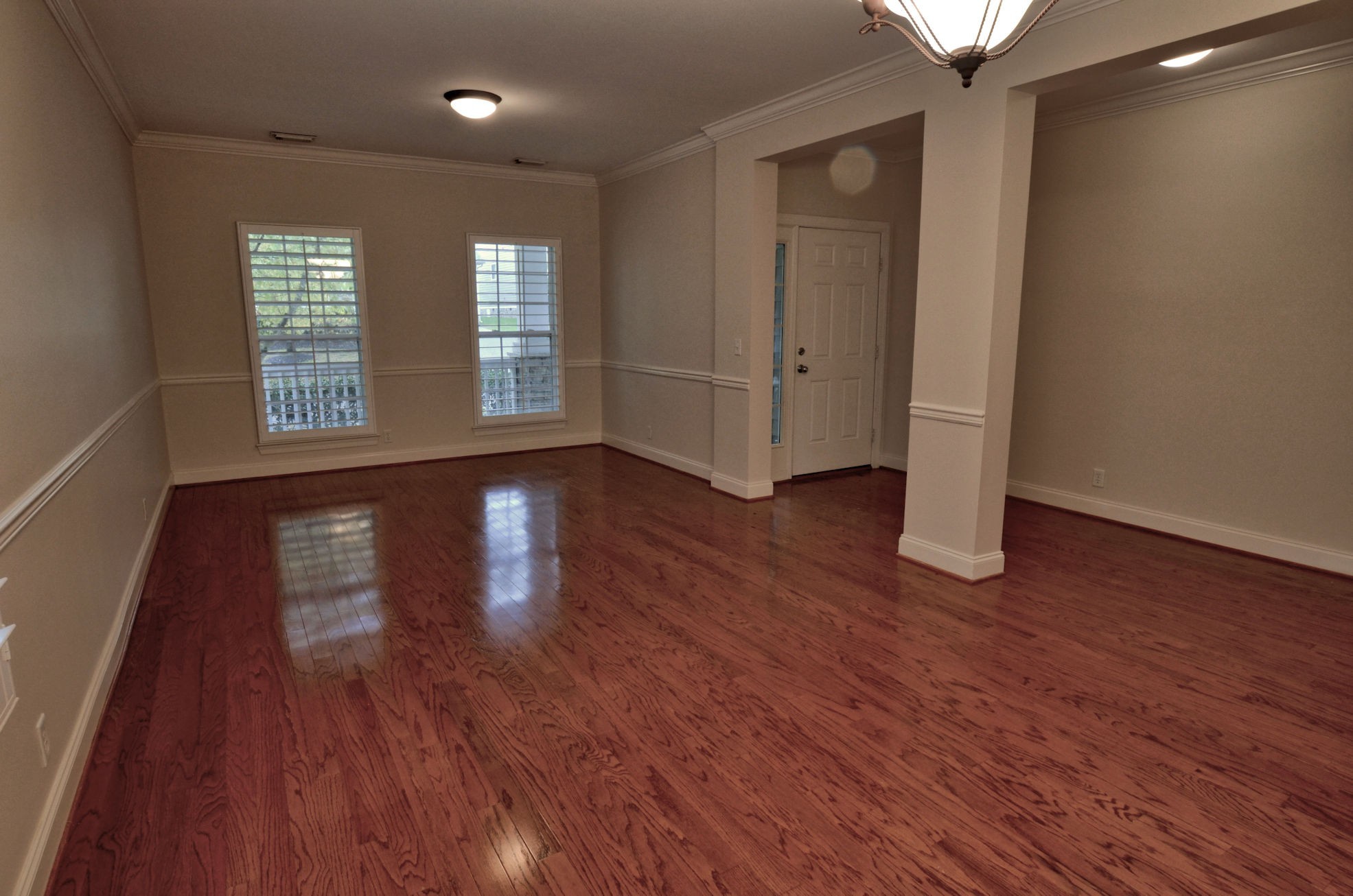 1303 Pemberton Heights Dr Property Photo 2
