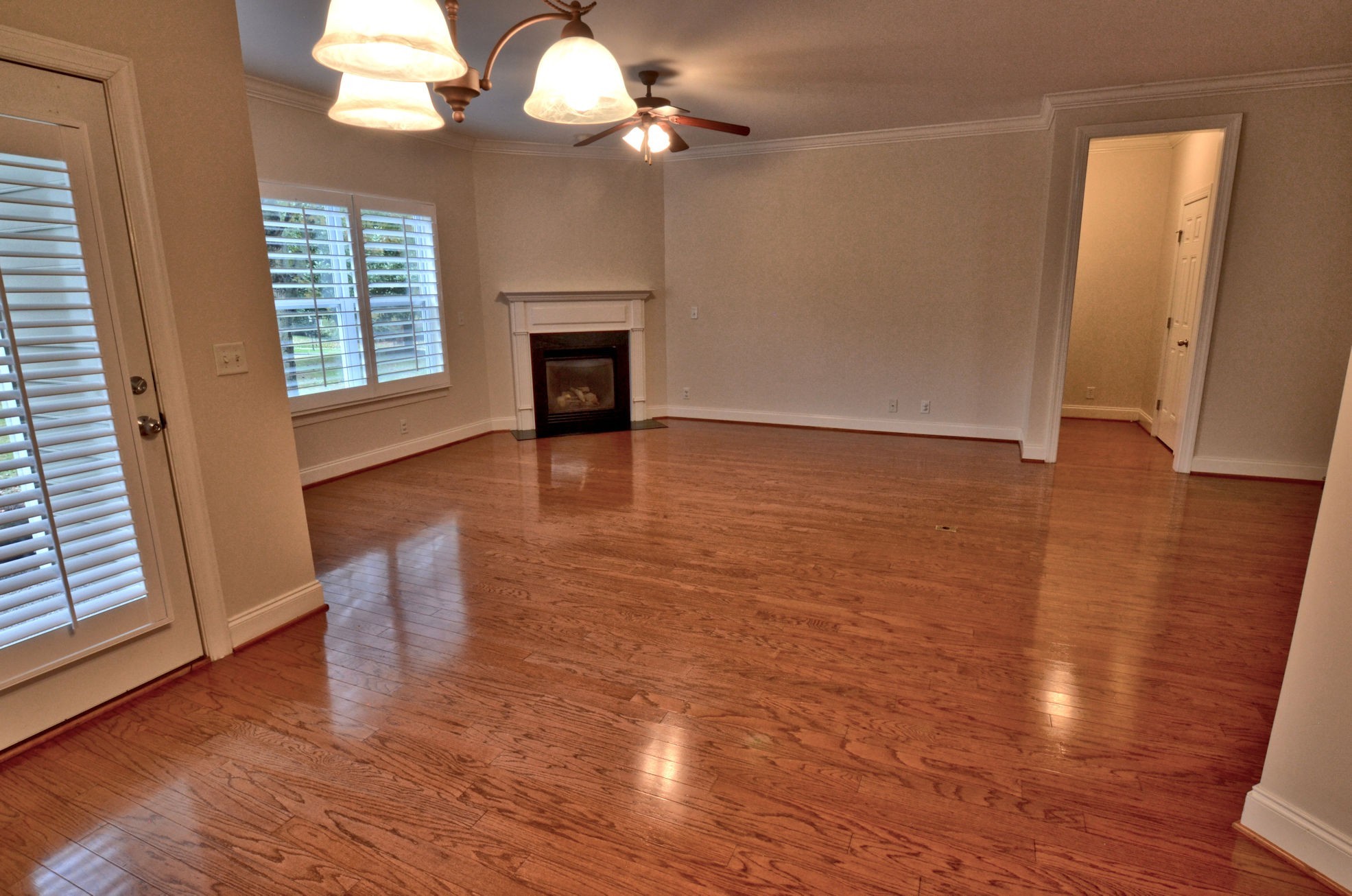1303 Pemberton Heights Dr Property Photo 8