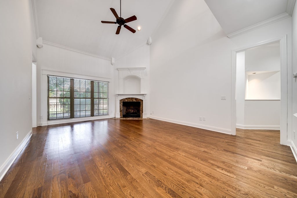 100 Gaston St Property Photo 10