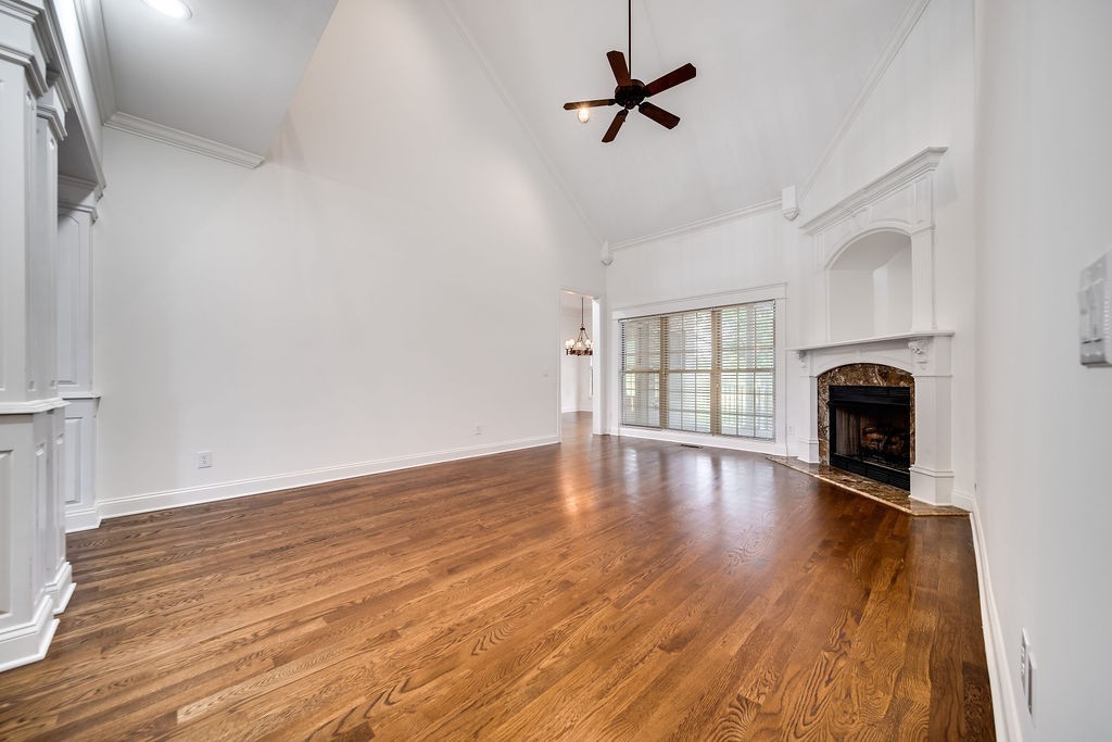100 Gaston St Property Photo 11