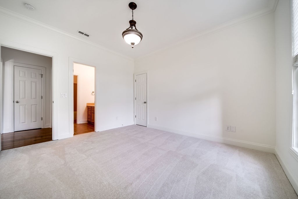 100 Gaston St Property Photo 49