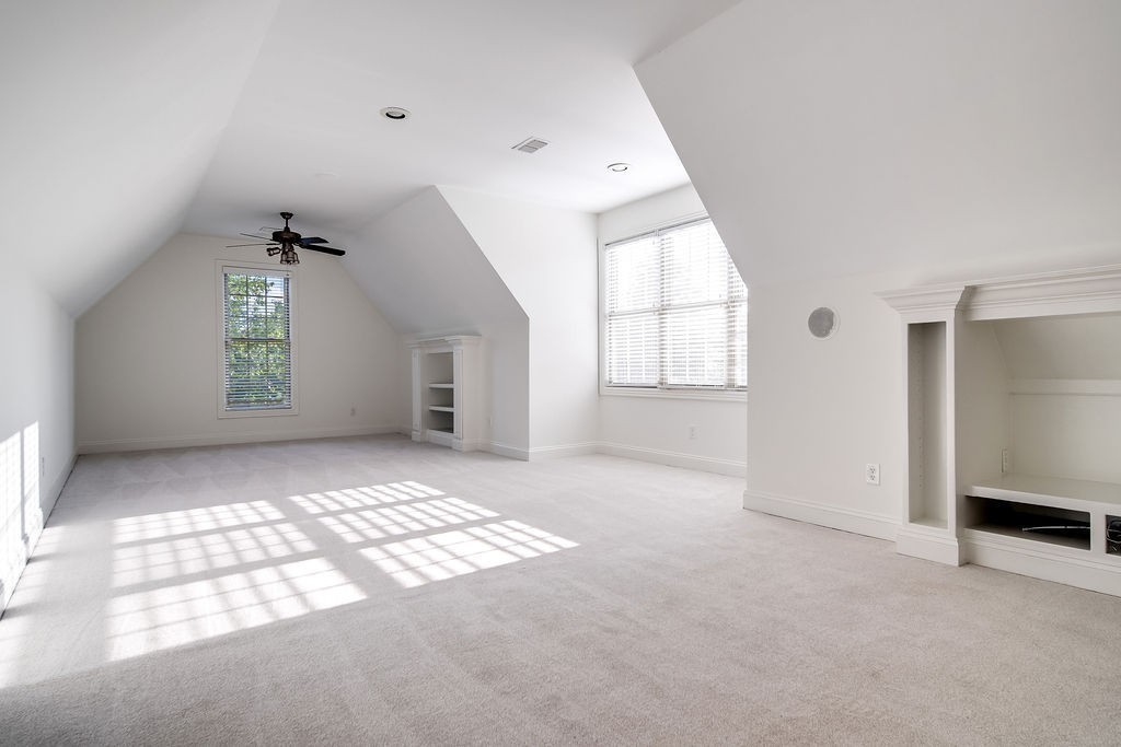 100 Gaston St Property Photo 52