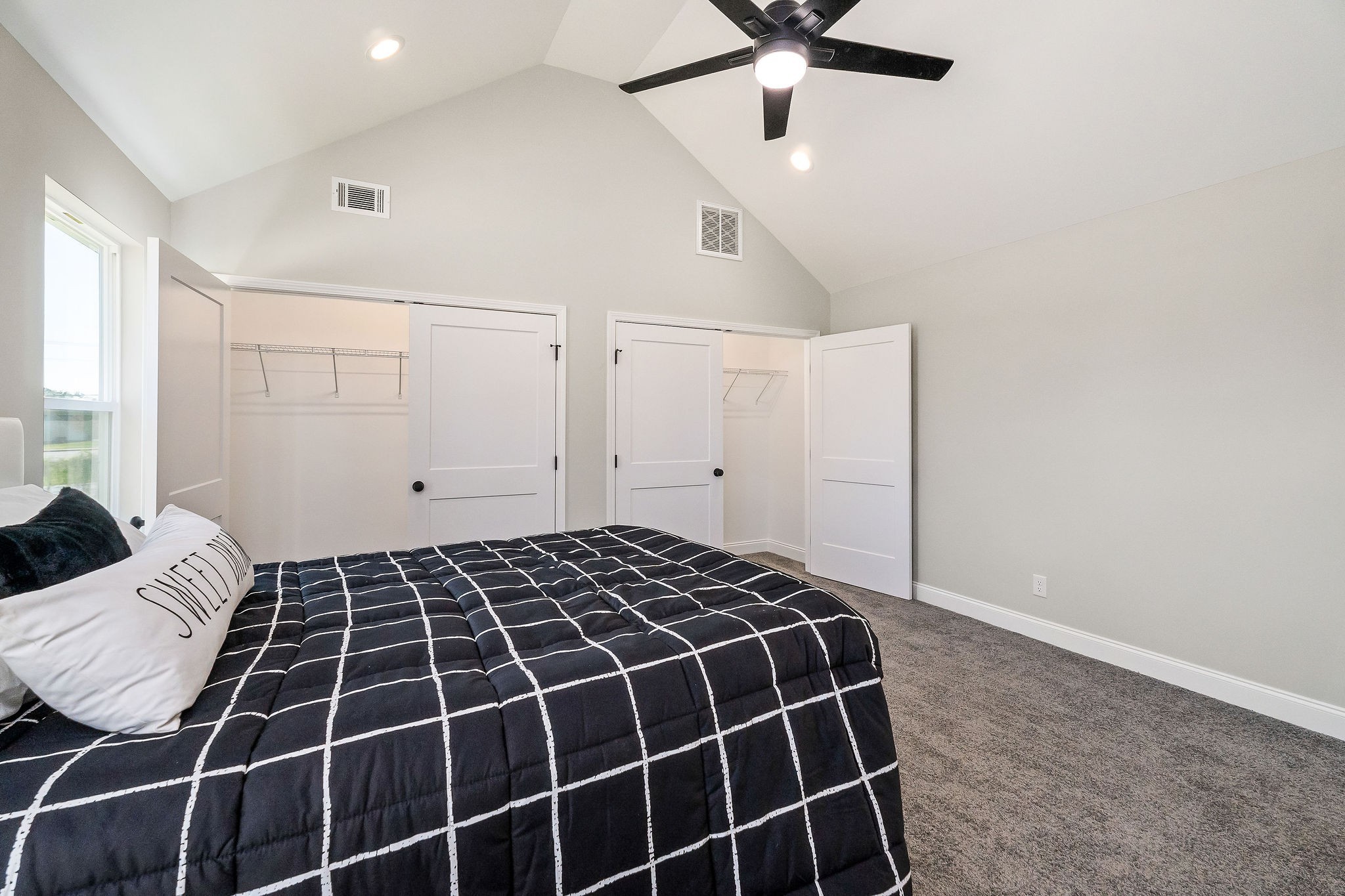 150 Remington Dr Property Photo 6