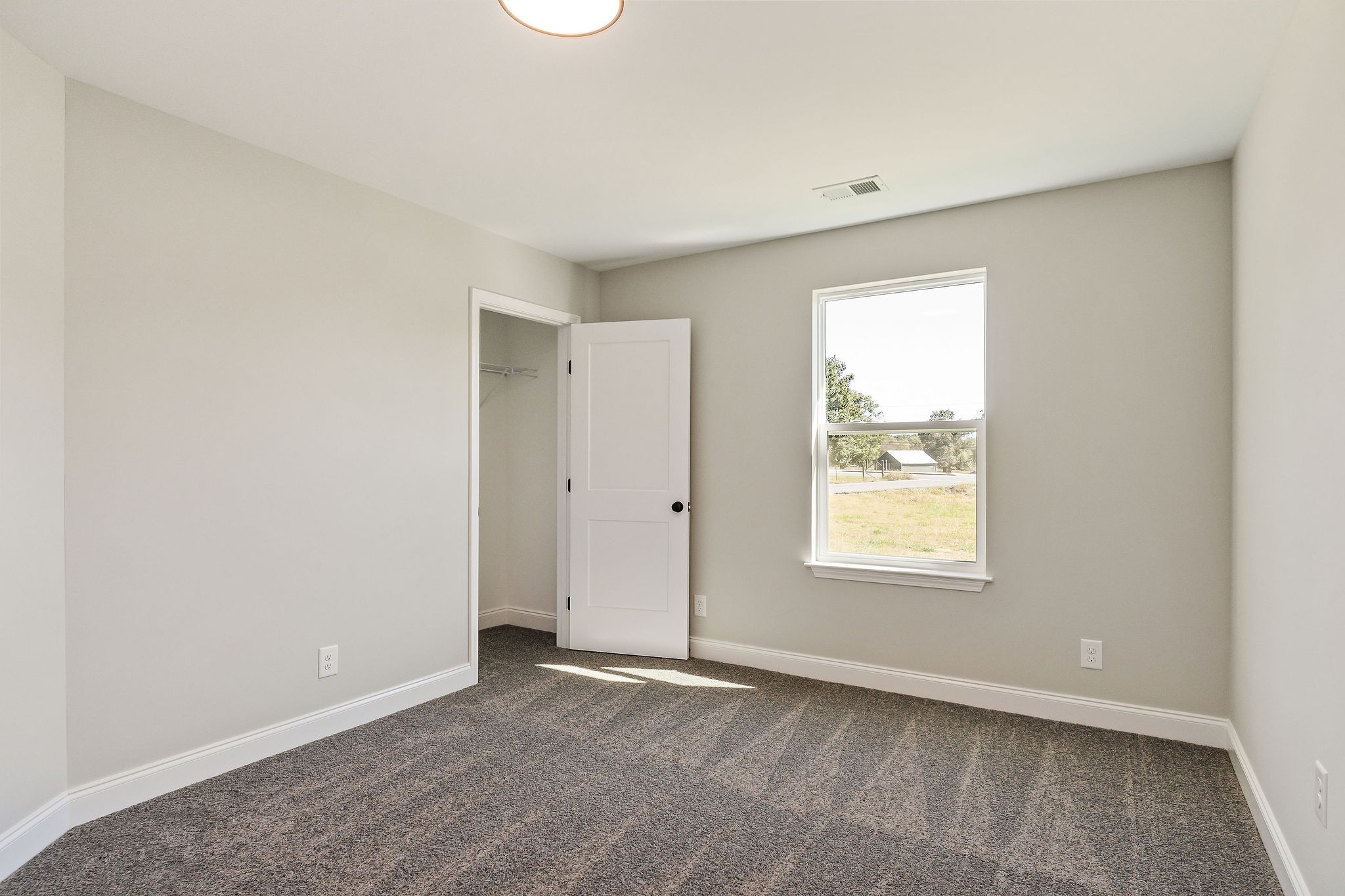 150 Remington Dr Property Photo 17