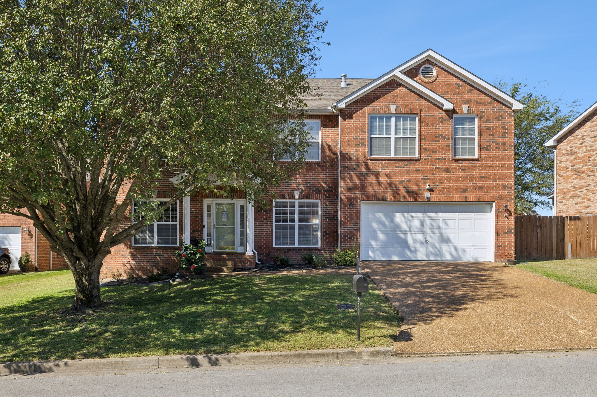 204 Scarlet Ridge Ct Property Photo 3