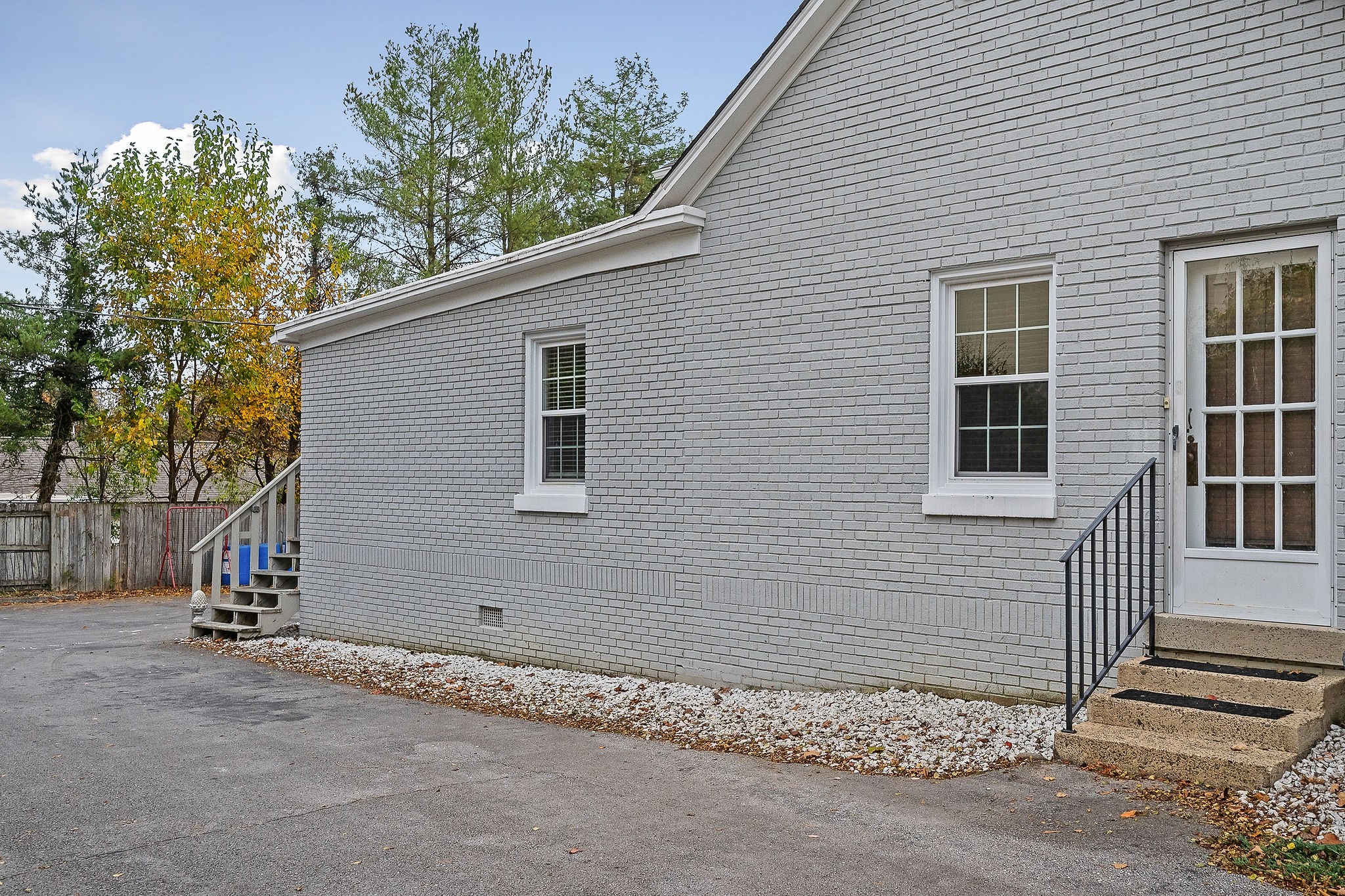 351 N Dixie Ave Property Photo 4