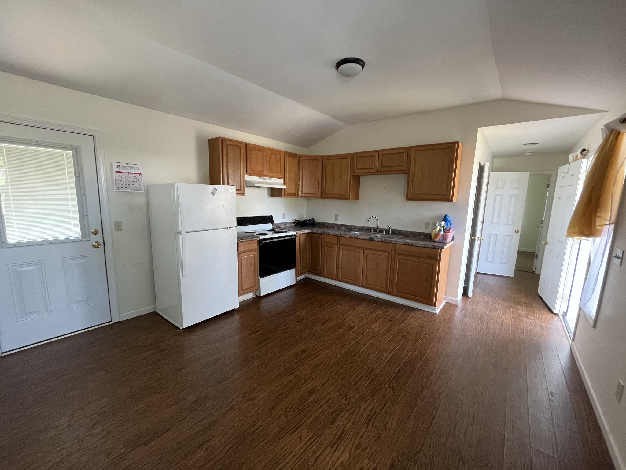 302 S Walnut St Property Photo 5