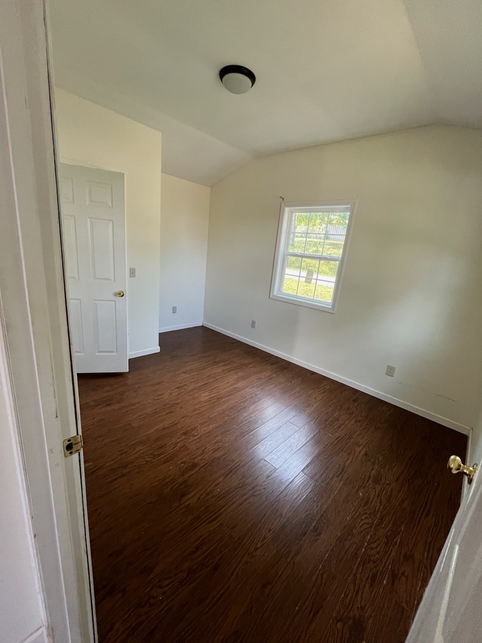 302 S Walnut St Property Photo 7