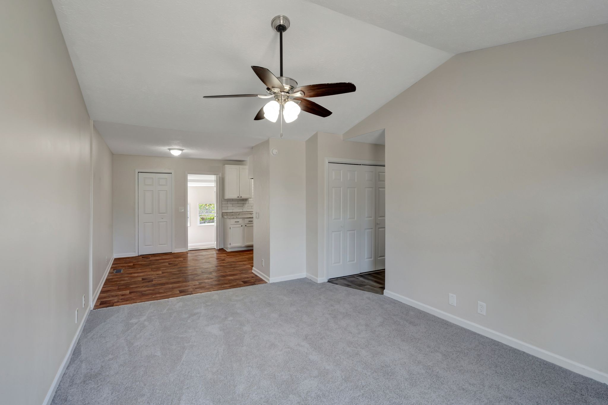 1748 Heritage Glen Dr Property Photo 6