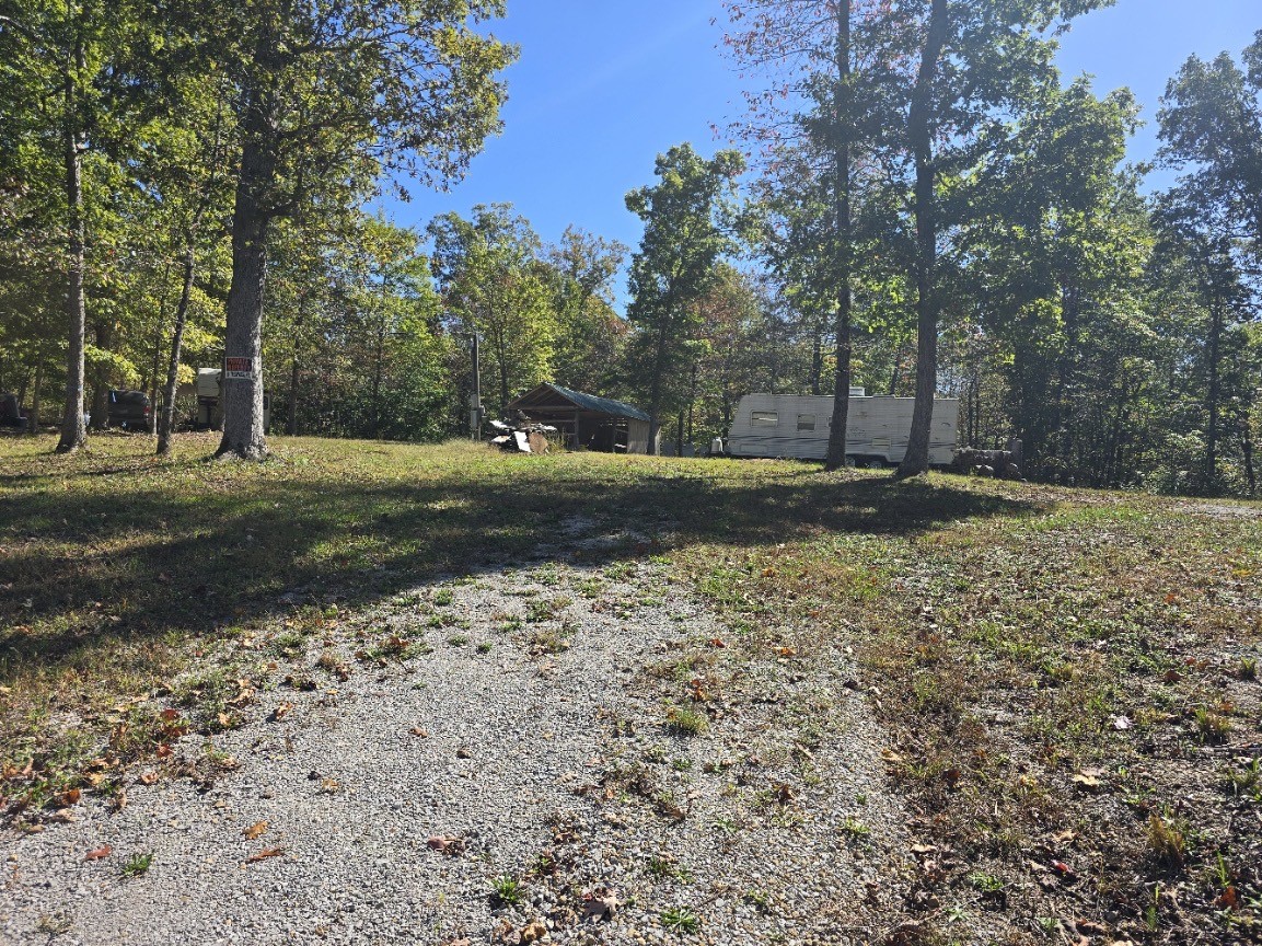 981 Red Rd Property Photo 5