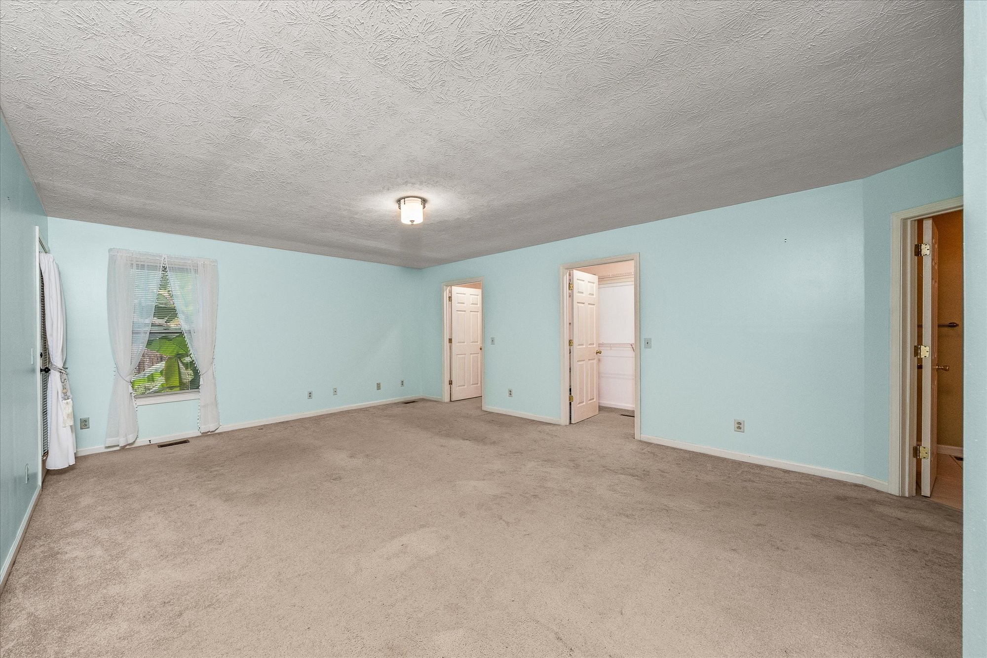 1760 Heathrow Dr Property Photo 8