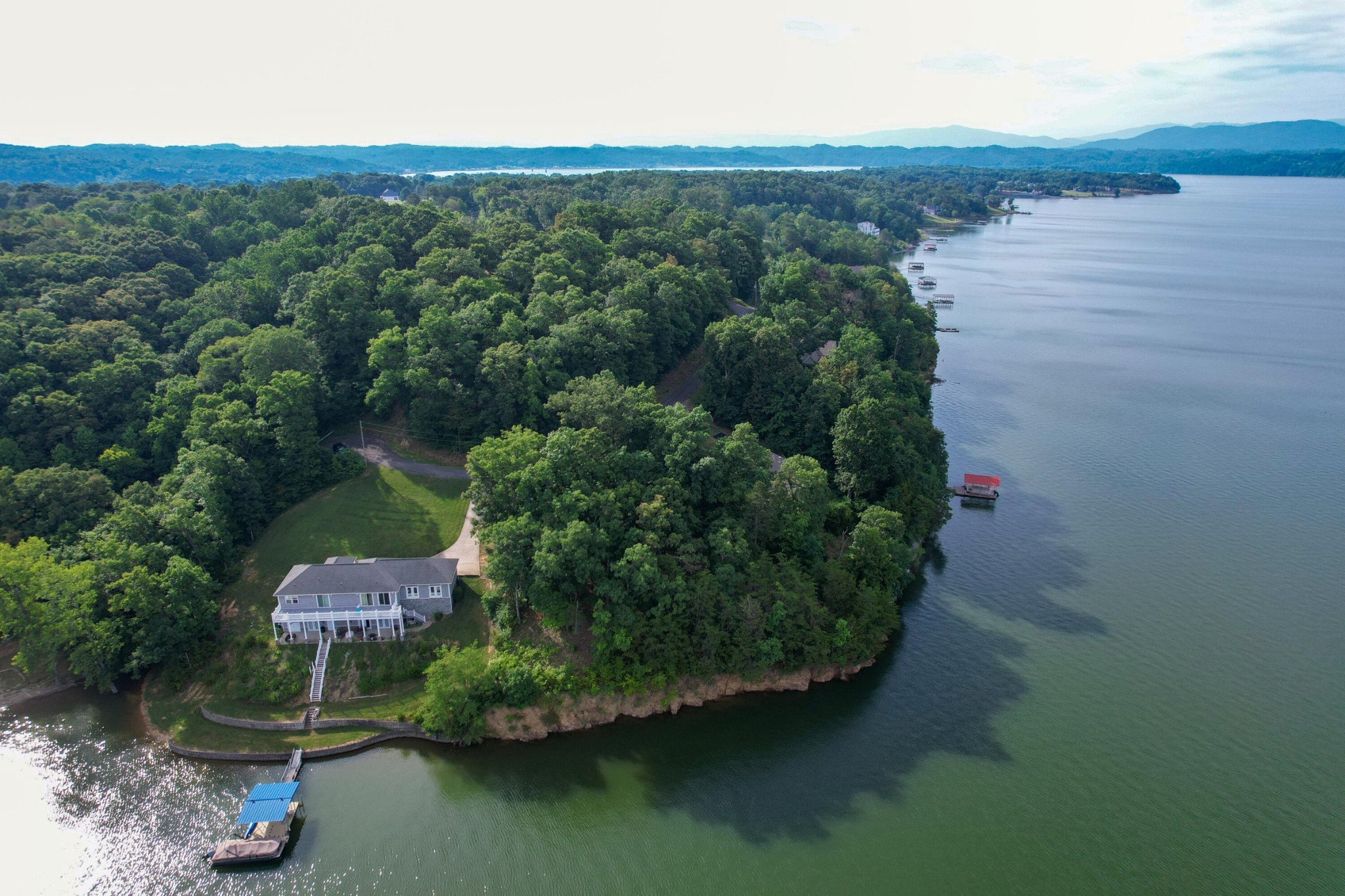 1147 Lakefront Place Property Photo 5