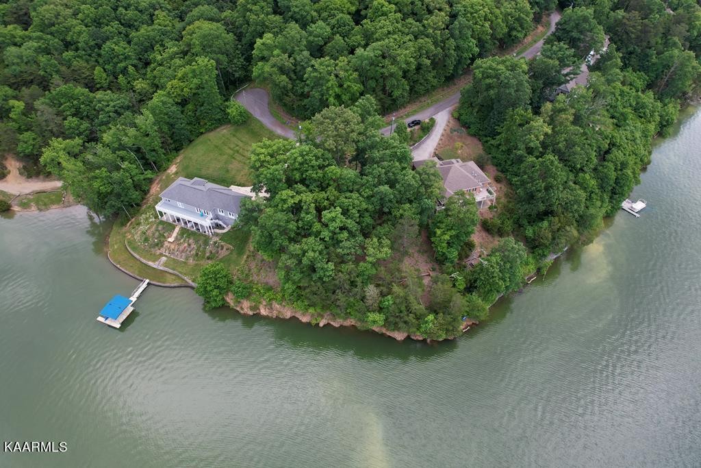 1147 Lakefront Place Property Photo 7